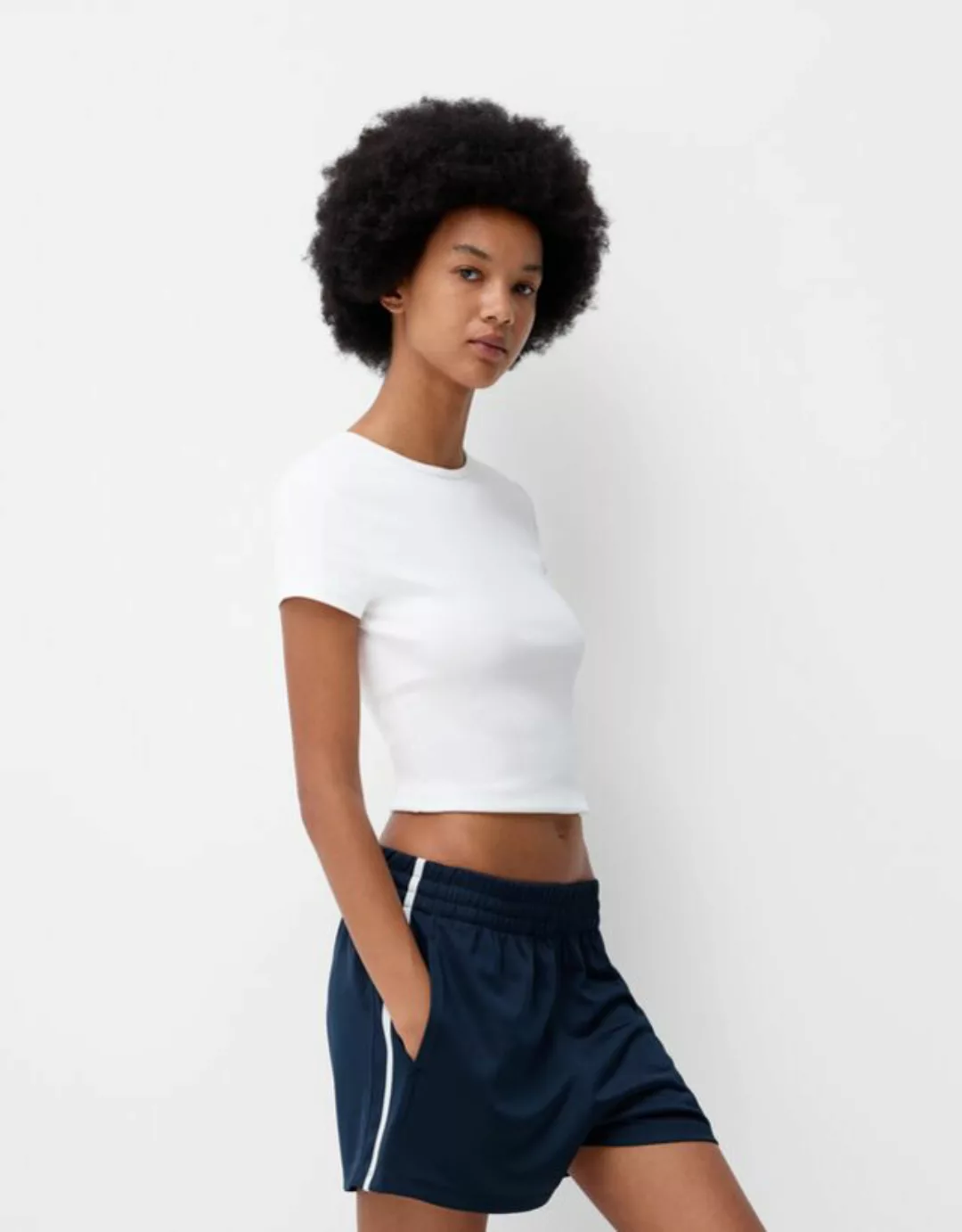 Bershka Retro-Shorts Mit Seitlichem Streifen Bskteen Xl Marinenblau günstig online kaufen