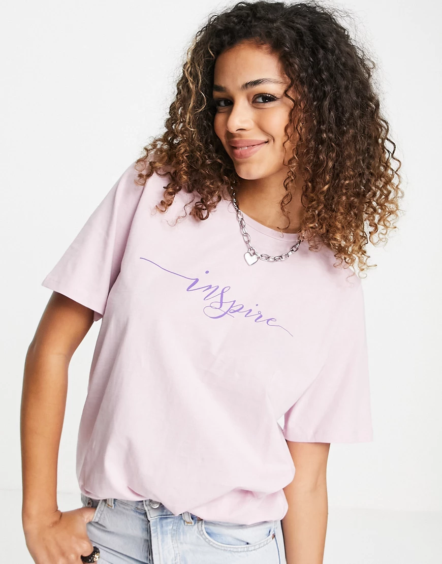 Pieces – T-Shirt mit ‚‚Inspire''-Schriftzug in Rosa günstig online kaufen