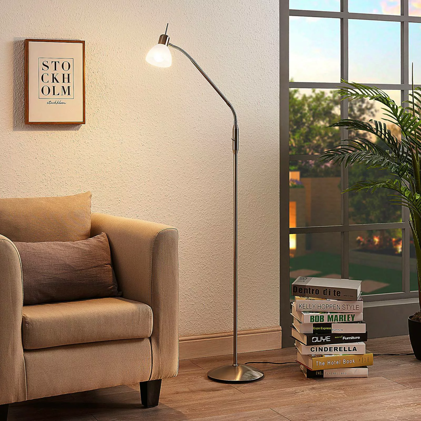 Lindby Stehlampe Gwendolin, 160 cm, Glas, E14, verstellbar günstig online kaufen