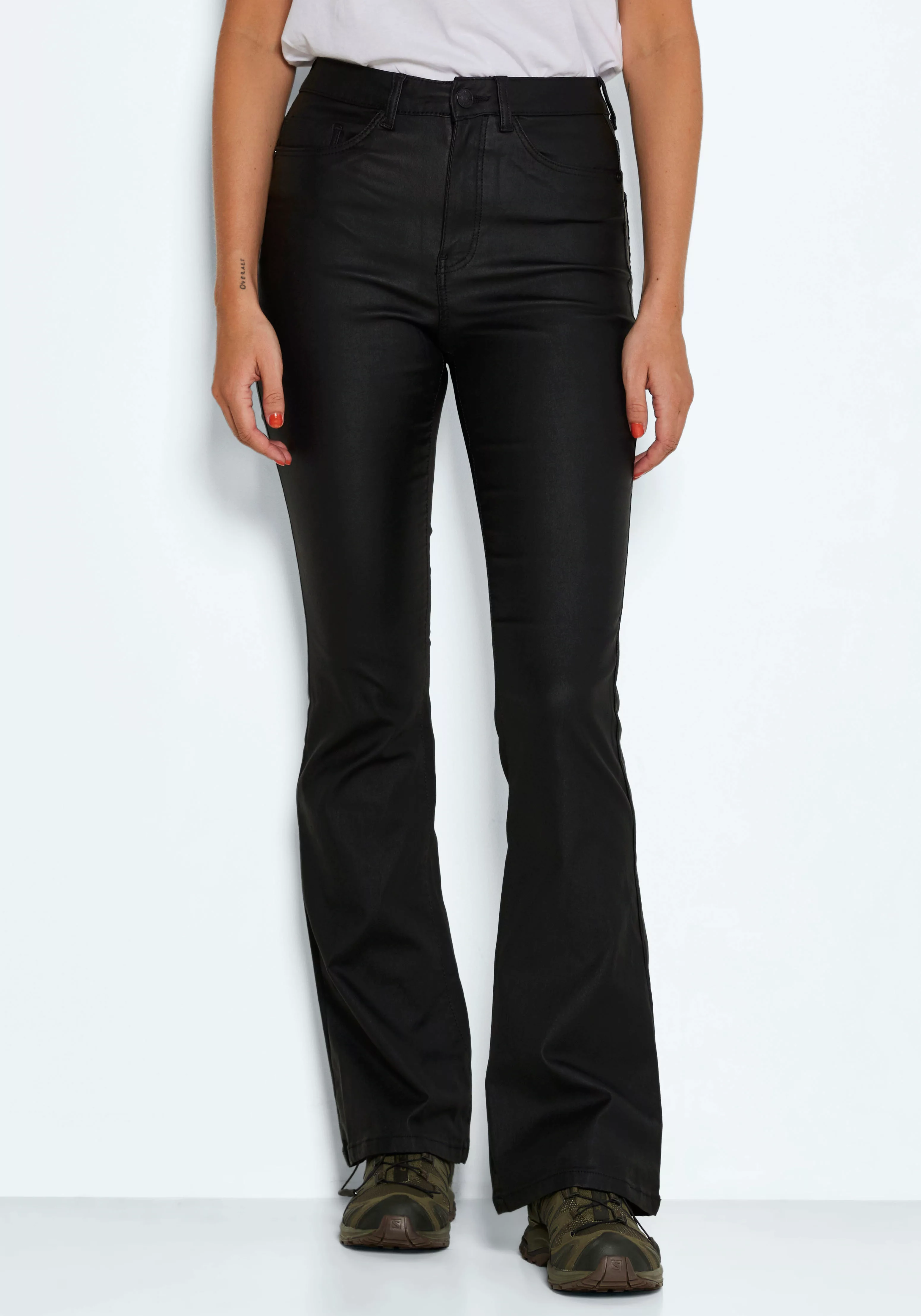 Noisy May Damen Jeans NMSALLIE HW FLARE COATED - Flare Fit - Schwarz - Blac günstig online kaufen