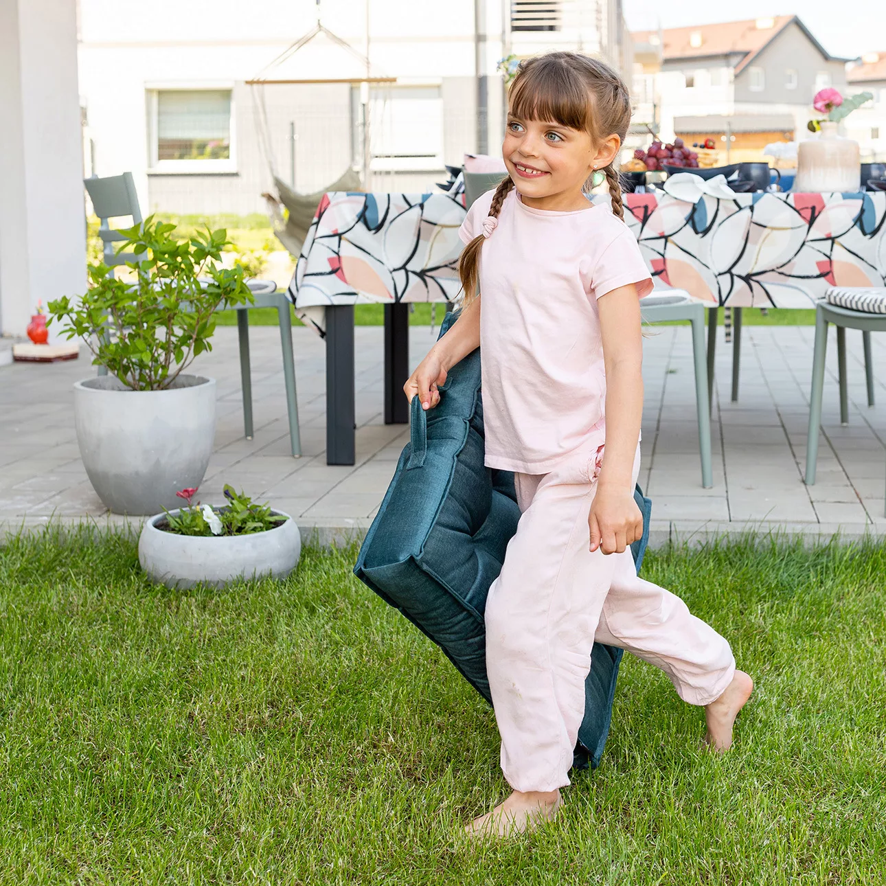 Sitzkissen Jacob mit Handgriff, grau, 50 x 50 x 10 cm, Teddy / Bouclé (702- günstig online kaufen