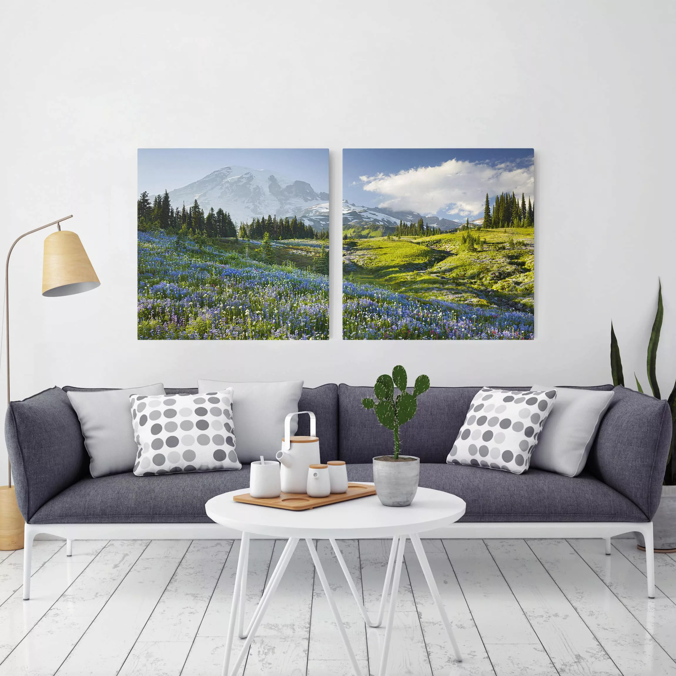 2-teiliges Leinwandbild Berg Bergwiese mit blauen Blumen vor Mt. Rainier günstig online kaufen