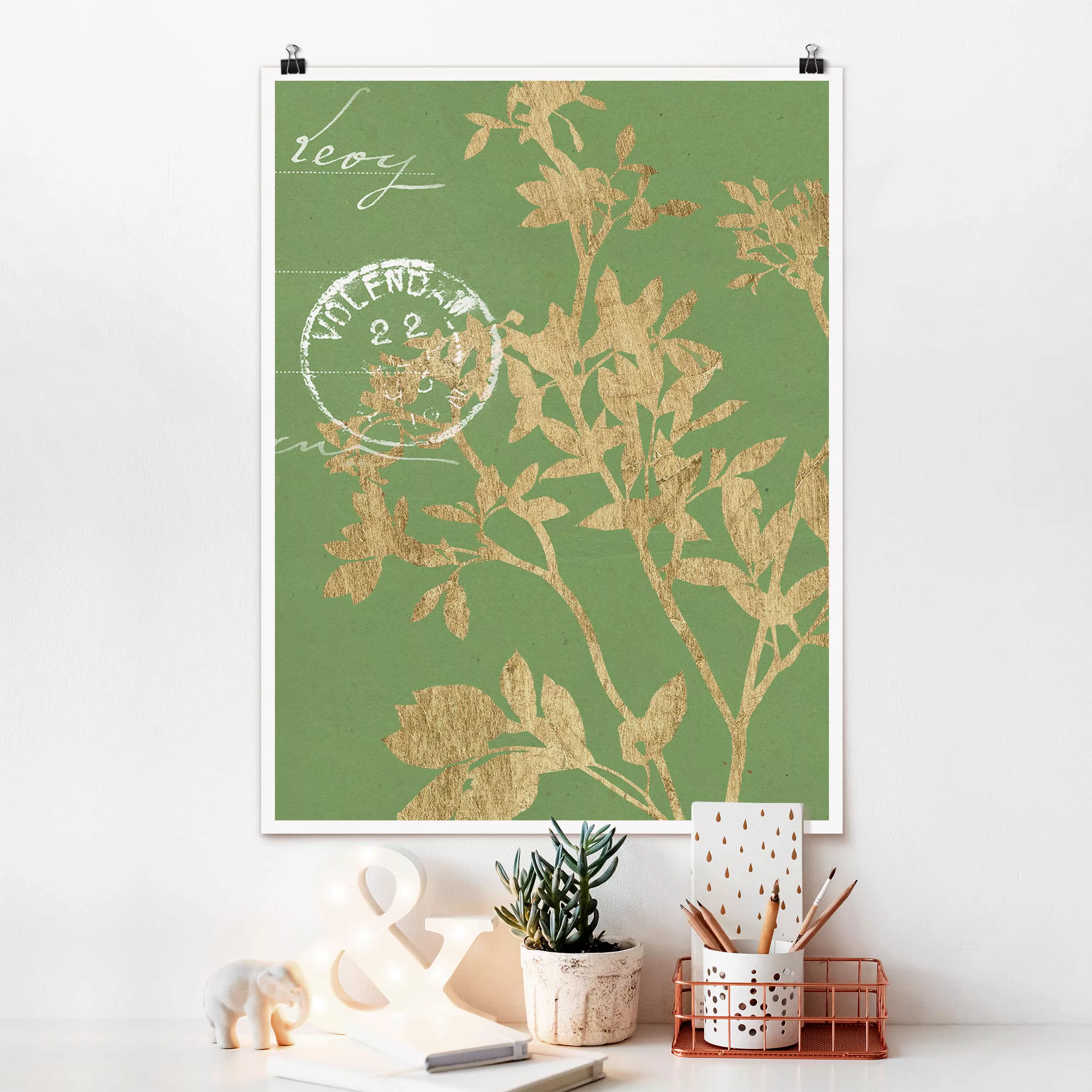 Poster Blumen - Hochformat Goldene Blätter auf Lind II günstig online kaufen