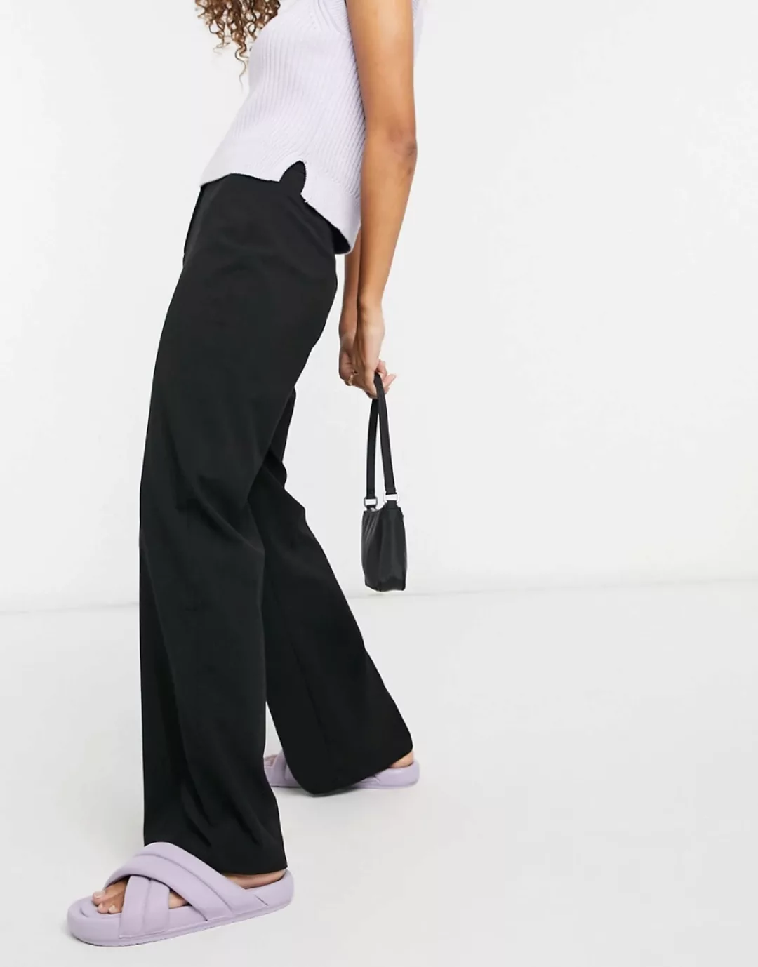 Bershka – Elegante, lässige Dad-Hose mit weitem Bein in Schwarz günstig online kaufen