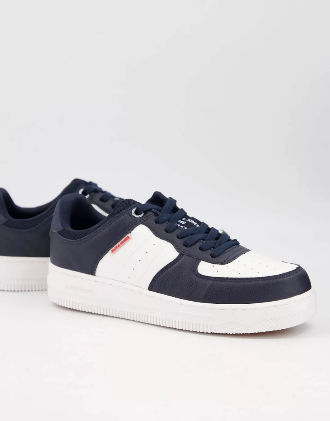 Jack & Jones – Sneaker mit dicker Sohle in Marineblau und Weiß günstig online kaufen