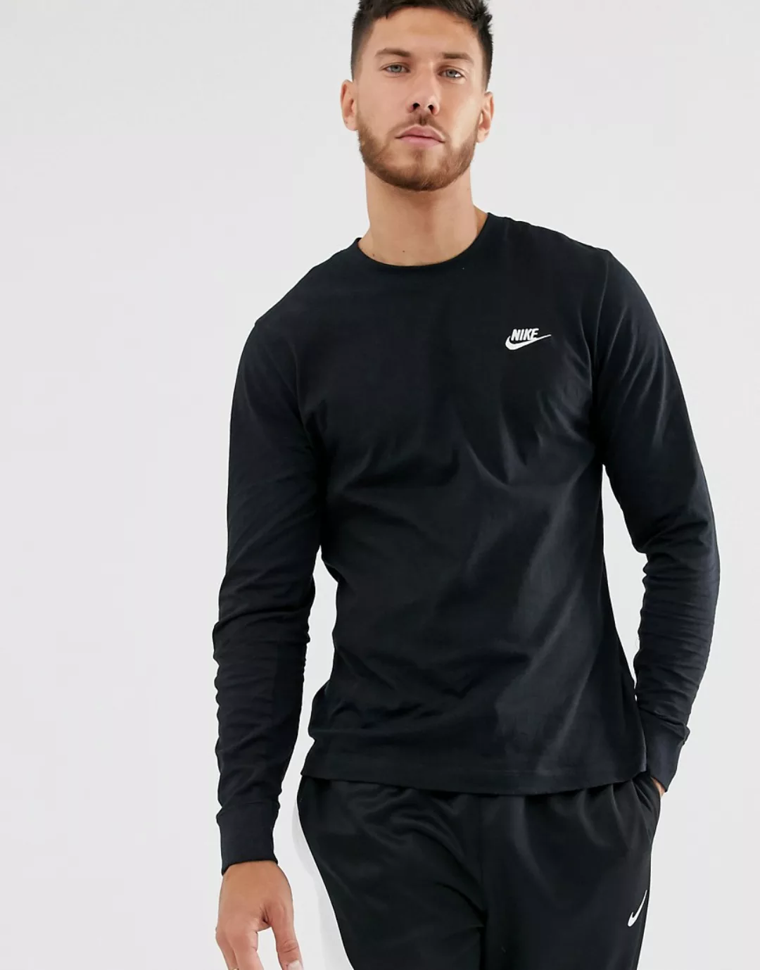 Nike – Club – Schwarzes, langärmliges T-Shirt günstig online kaufen