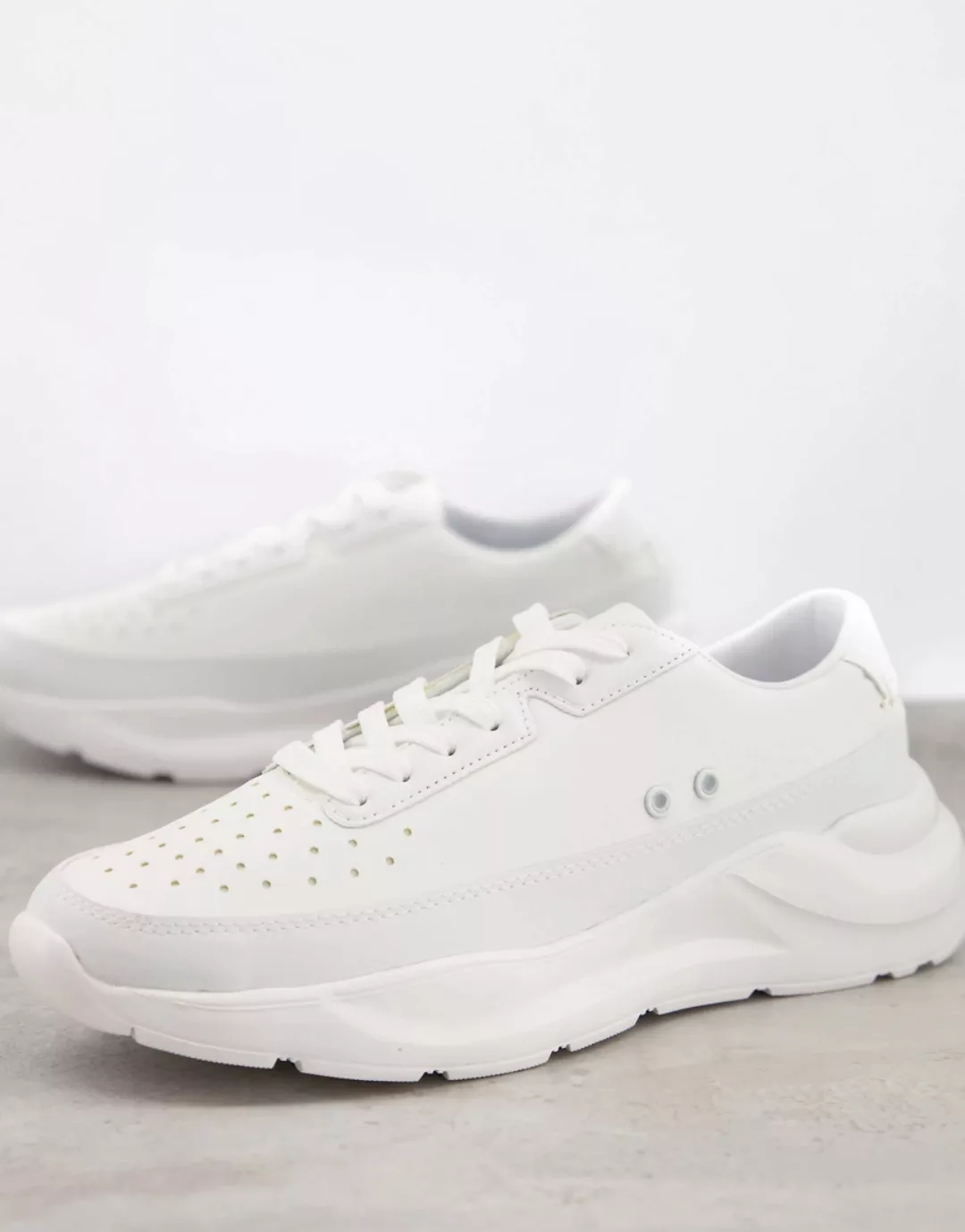 ASOS DESIGN – Sneaker in Weiß zum Schnüren mit dicker Sohle günstig online kaufen