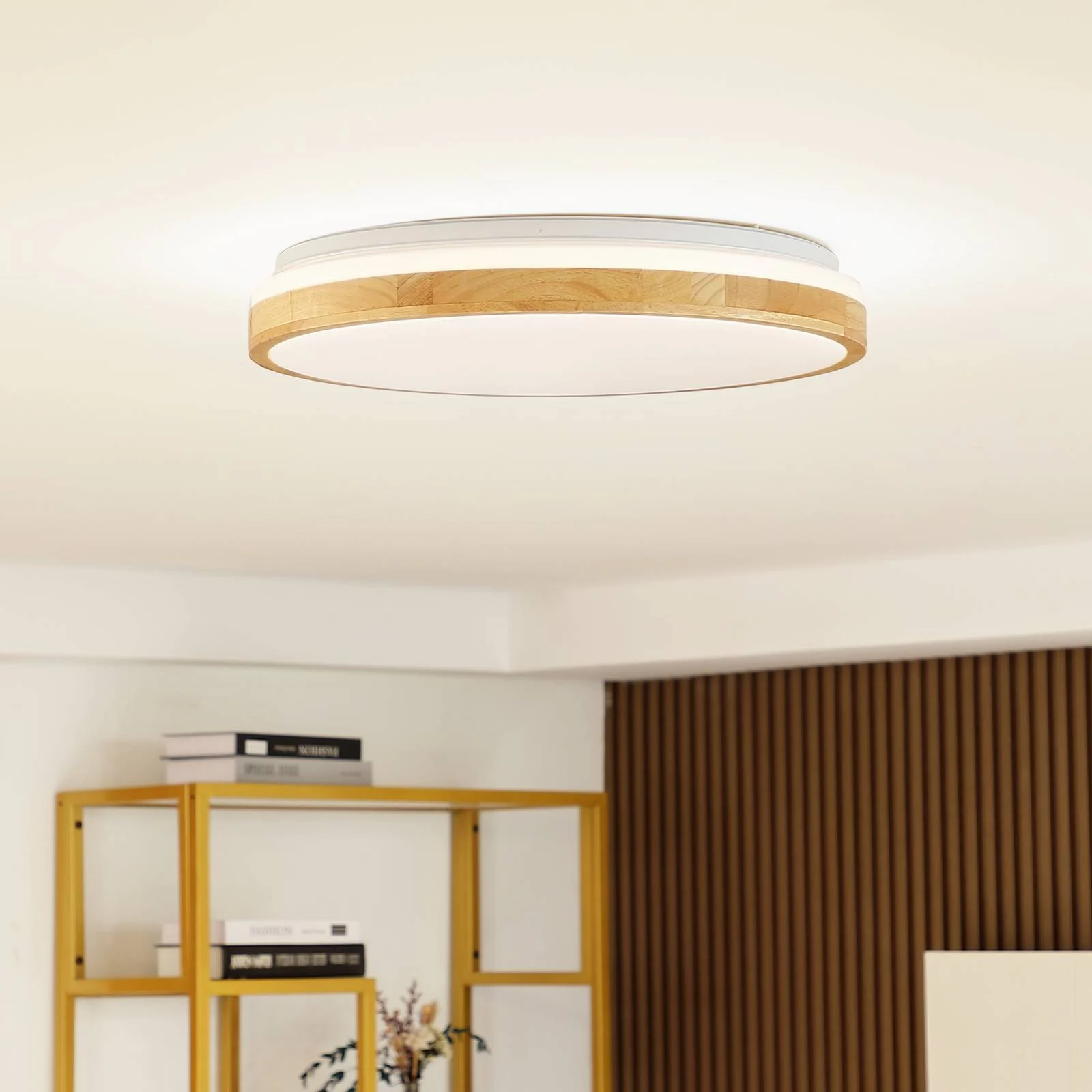 Lindby LED-Deckenlampe Emiva, Lichtquelle oben, CCT, Holz günstig online kaufen