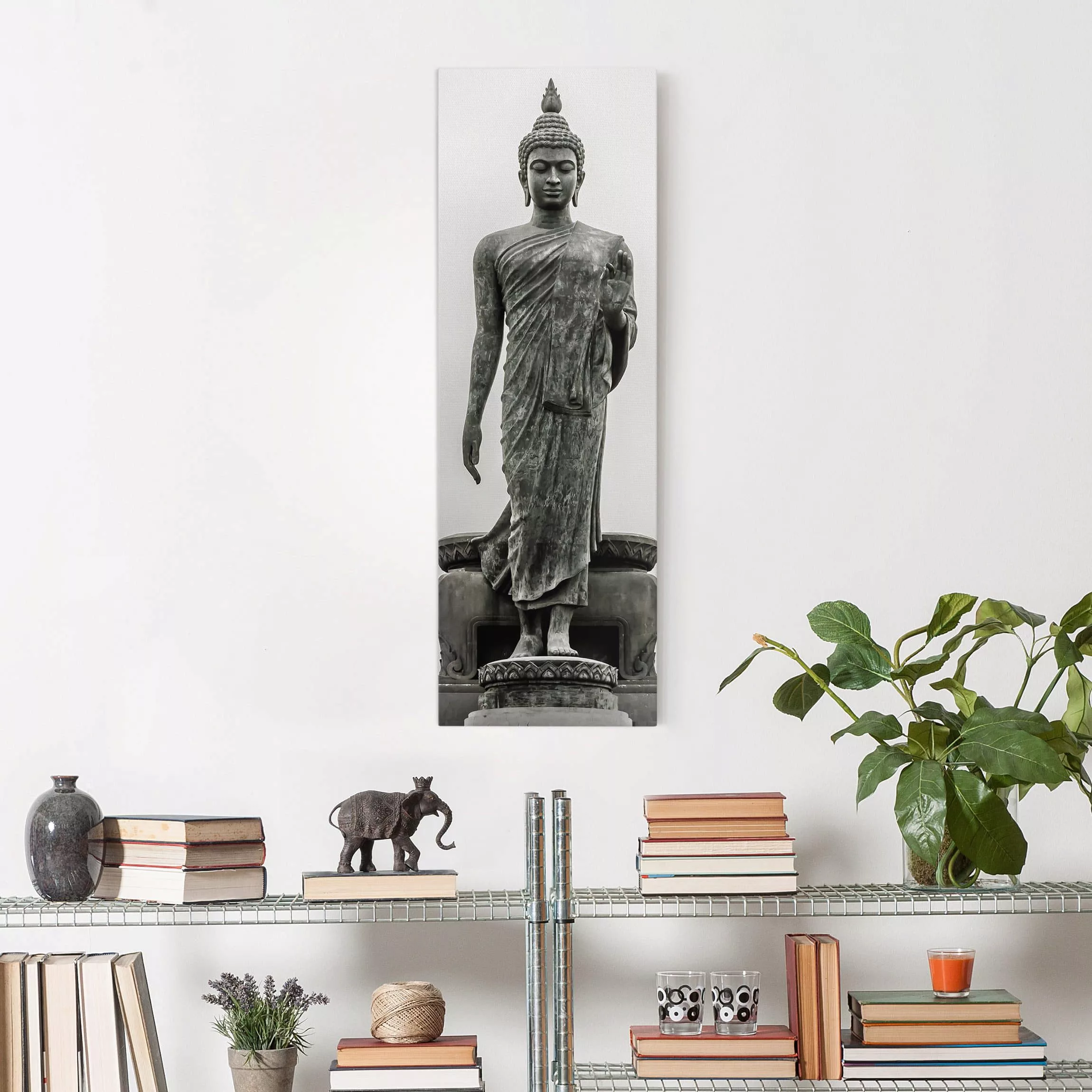 Leinwandbild Schwarz-Weiß - Hochformat Buddha Statue günstig online kaufen