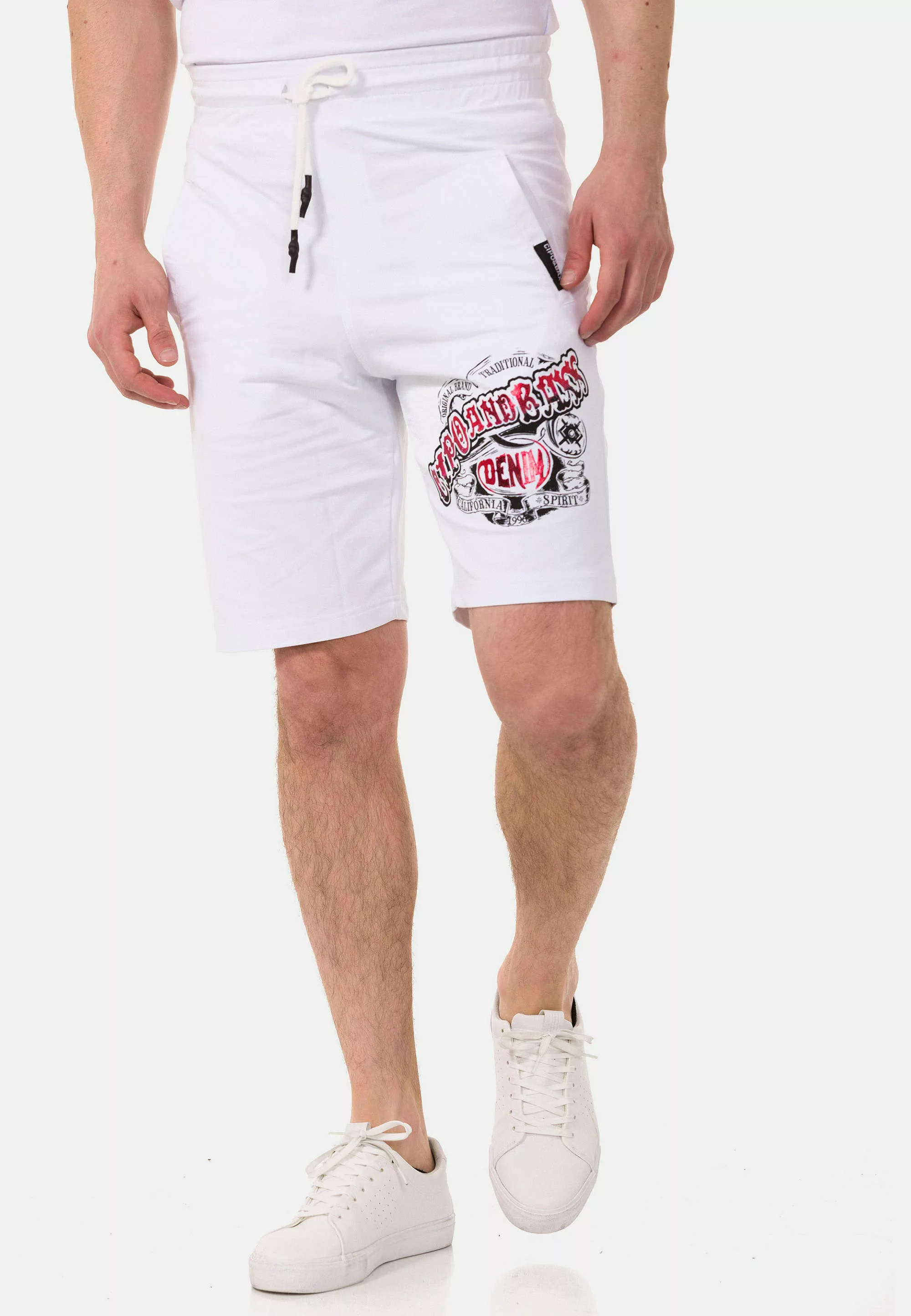 Cipo & Baxx Shorts, mit coolem Marken-Element am Bein günstig online kaufen