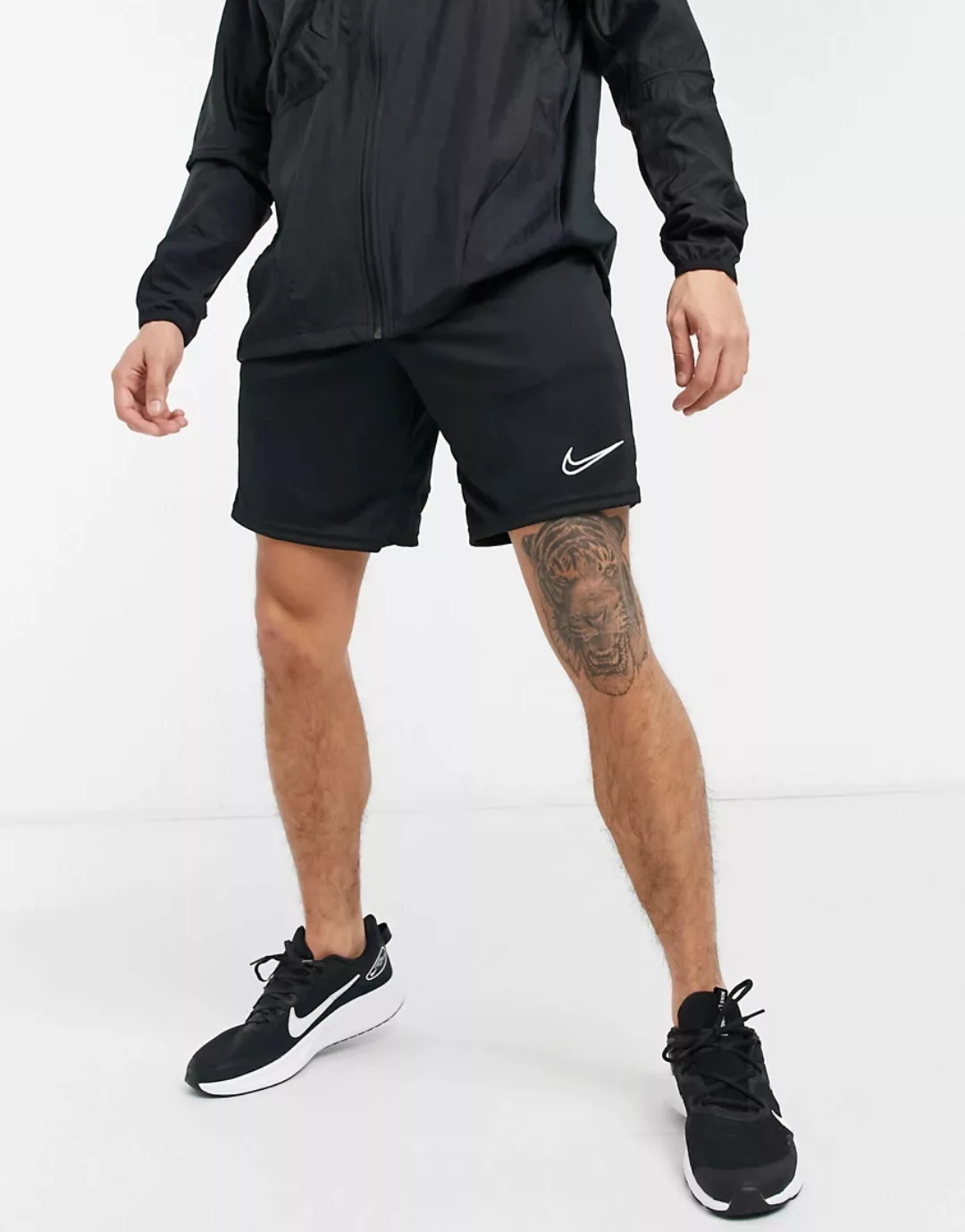 Nike Football – Academy – Schwarze Shorts günstig online kaufen