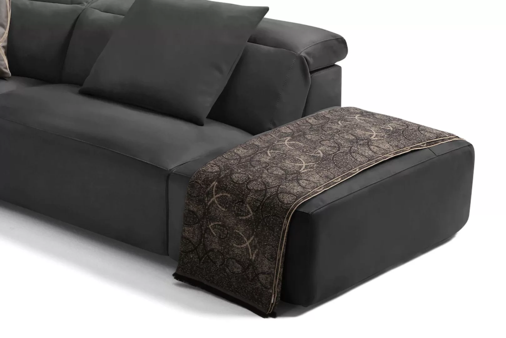 Egoitaliano Ecksofa »Beverly, extravangantes Designsofa mit erstklassigem S günstig online kaufen