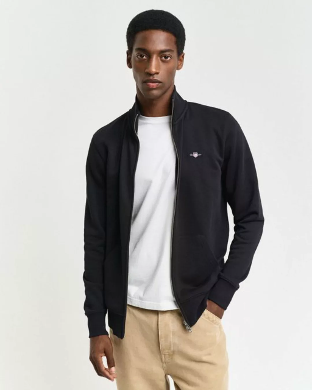 Gant Sweatjacke "REG SHIELD FULL ZIP SWEAT", mit Logostickerei auf der Brus günstig online kaufen