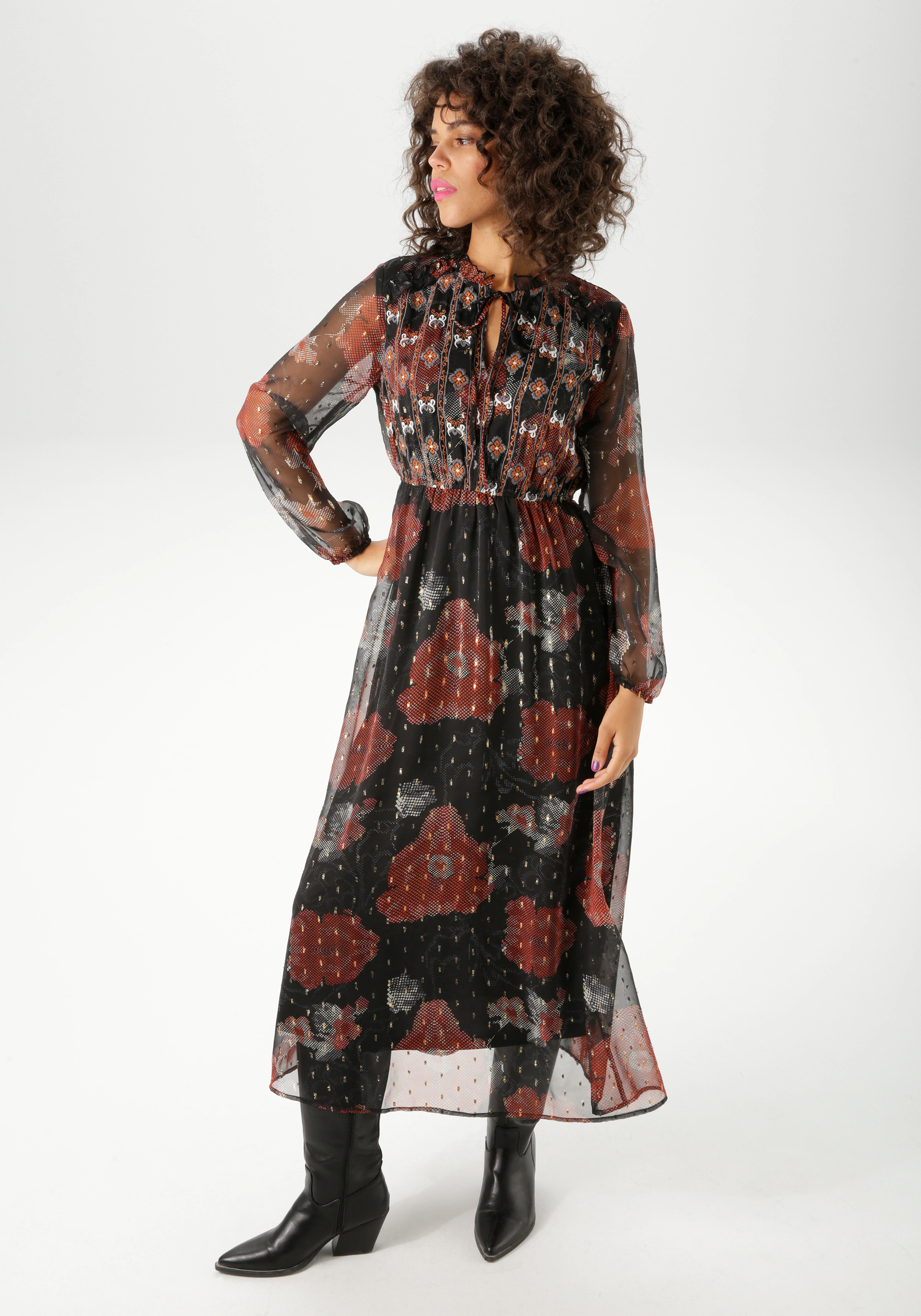 Aniston CASUAL Maxikleid, aufwändig bestickt und mit Glitzerfäden verziert günstig online kaufen