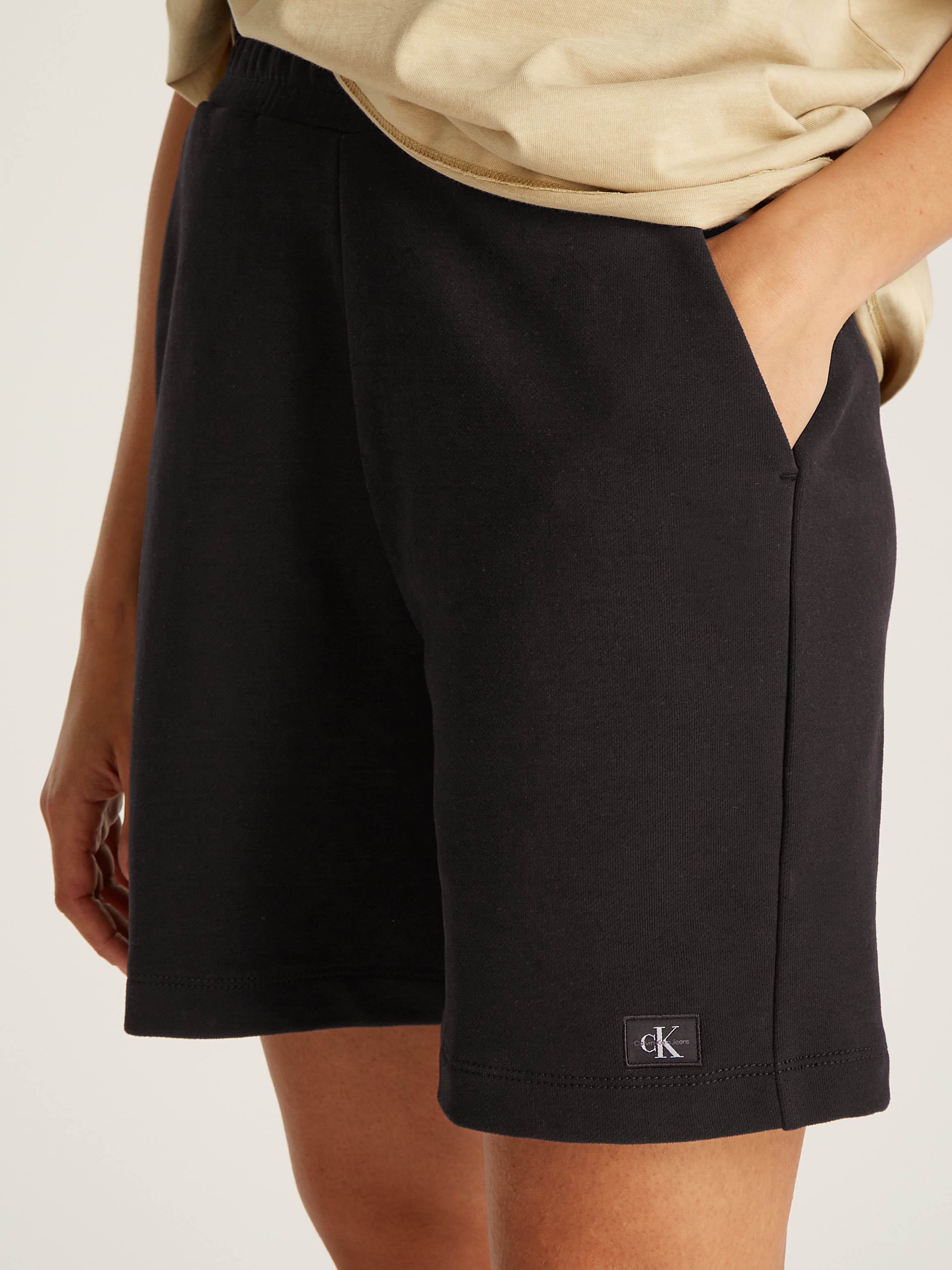 Calvin Klein Jeans Sweatshorts "WOVEN LABEL SHORTS", mit Logo günstig online kaufen