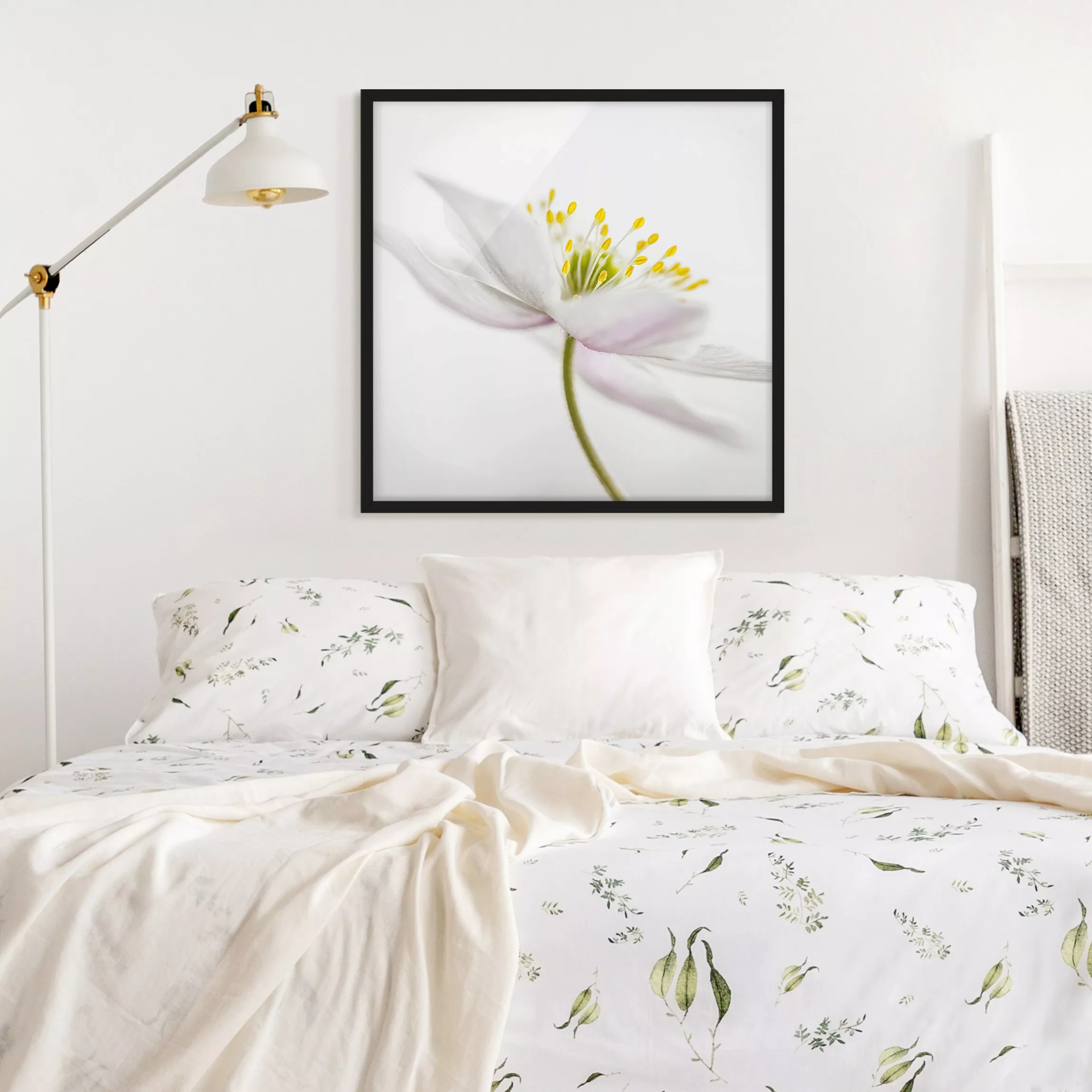 Bild mit Rahmen Blumen - Quadrat Nemorosa günstig online kaufen