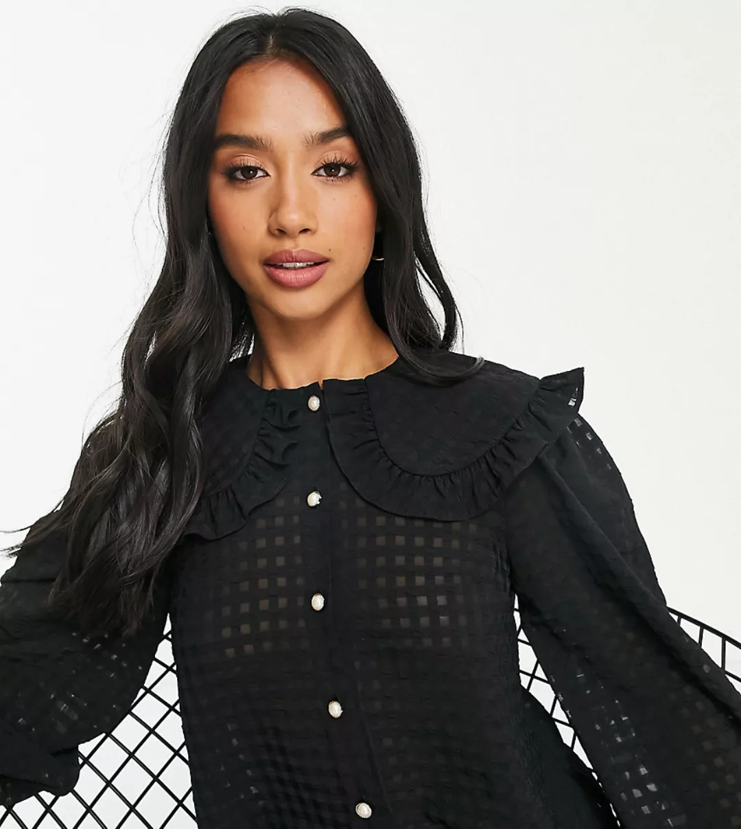 Miss Selfridge Petite – Schwarz karierte, strukturierte Bluse mit Kragen günstig online kaufen