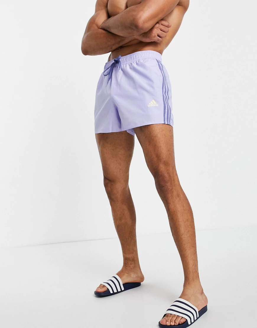 adidas – Swimming – Shorts in Lila mit den drei Streifen günstig online kaufen