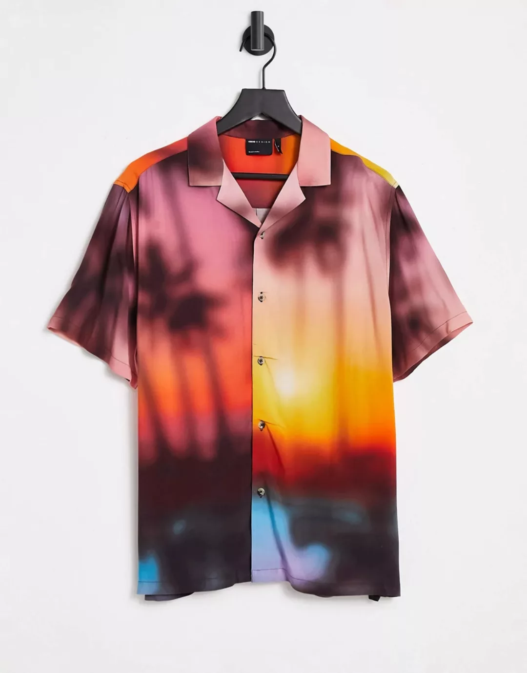 ASOS DESIGN – Lockeres Hemd mit Reverskragen und verschwommenem Sommerlands günstig online kaufen