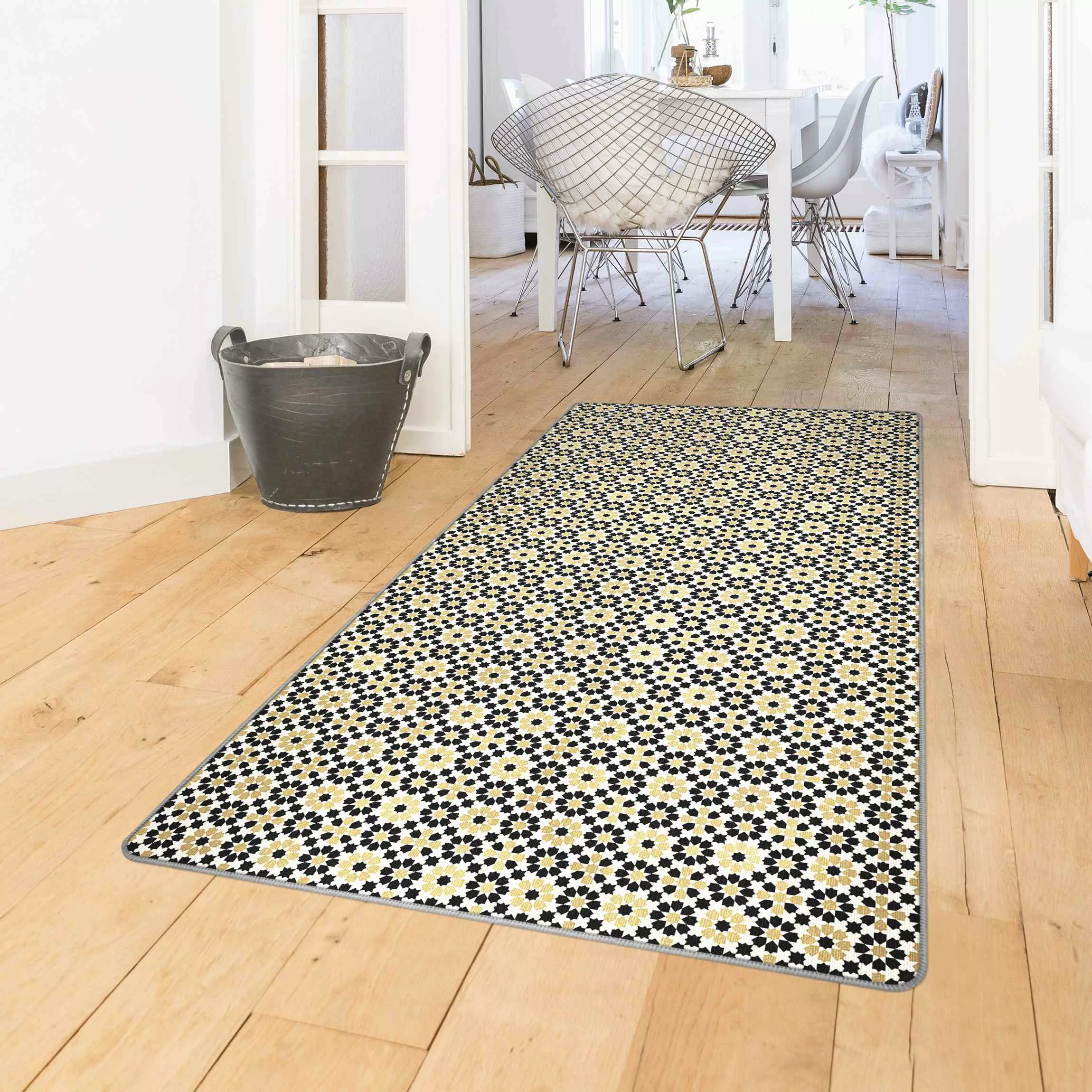 Teppich Orientalisches Muster mit goldenen Blüten günstig online kaufen