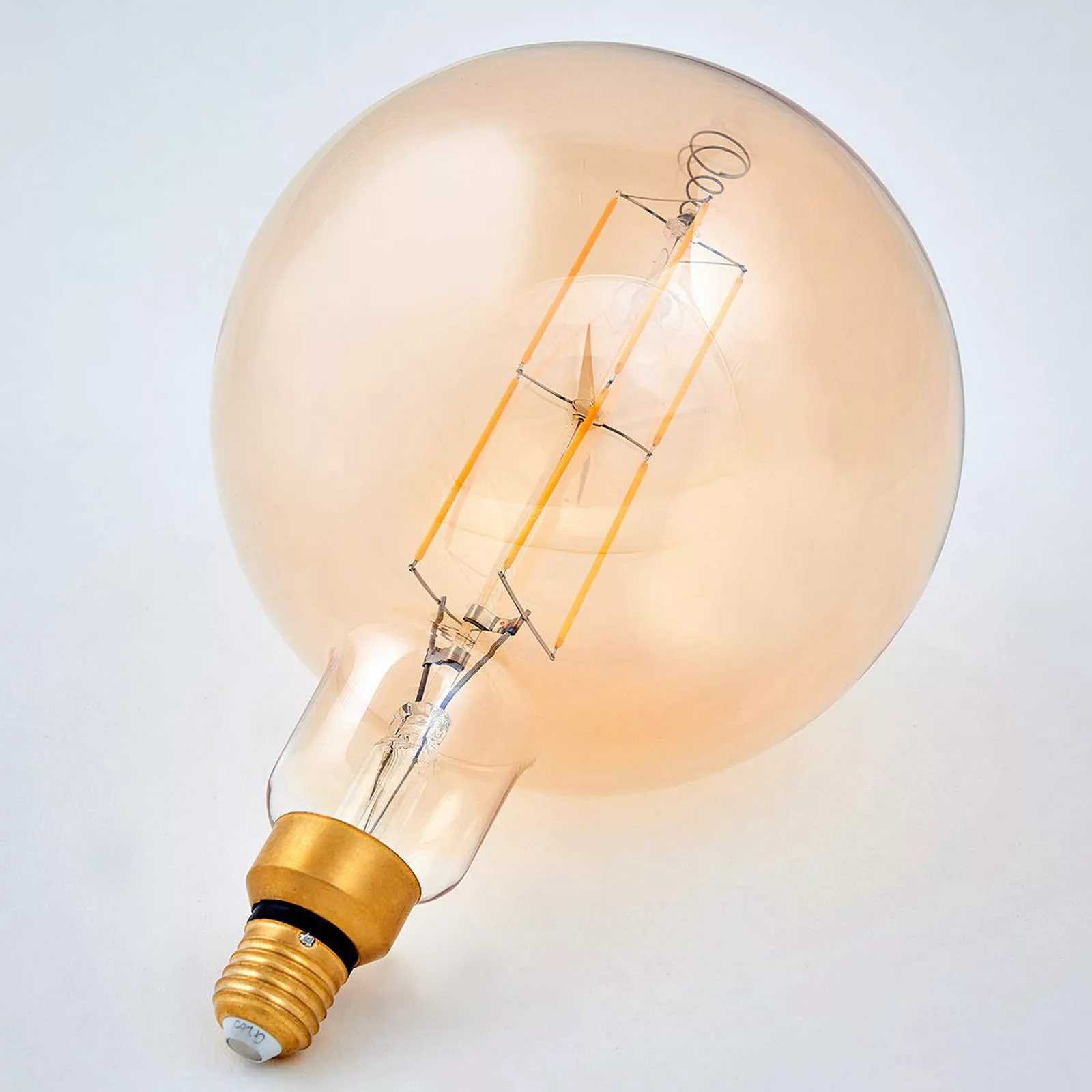 E27 LED-Lampe Filament 8W 800lm 1.800K amber Globe günstig online kaufen
