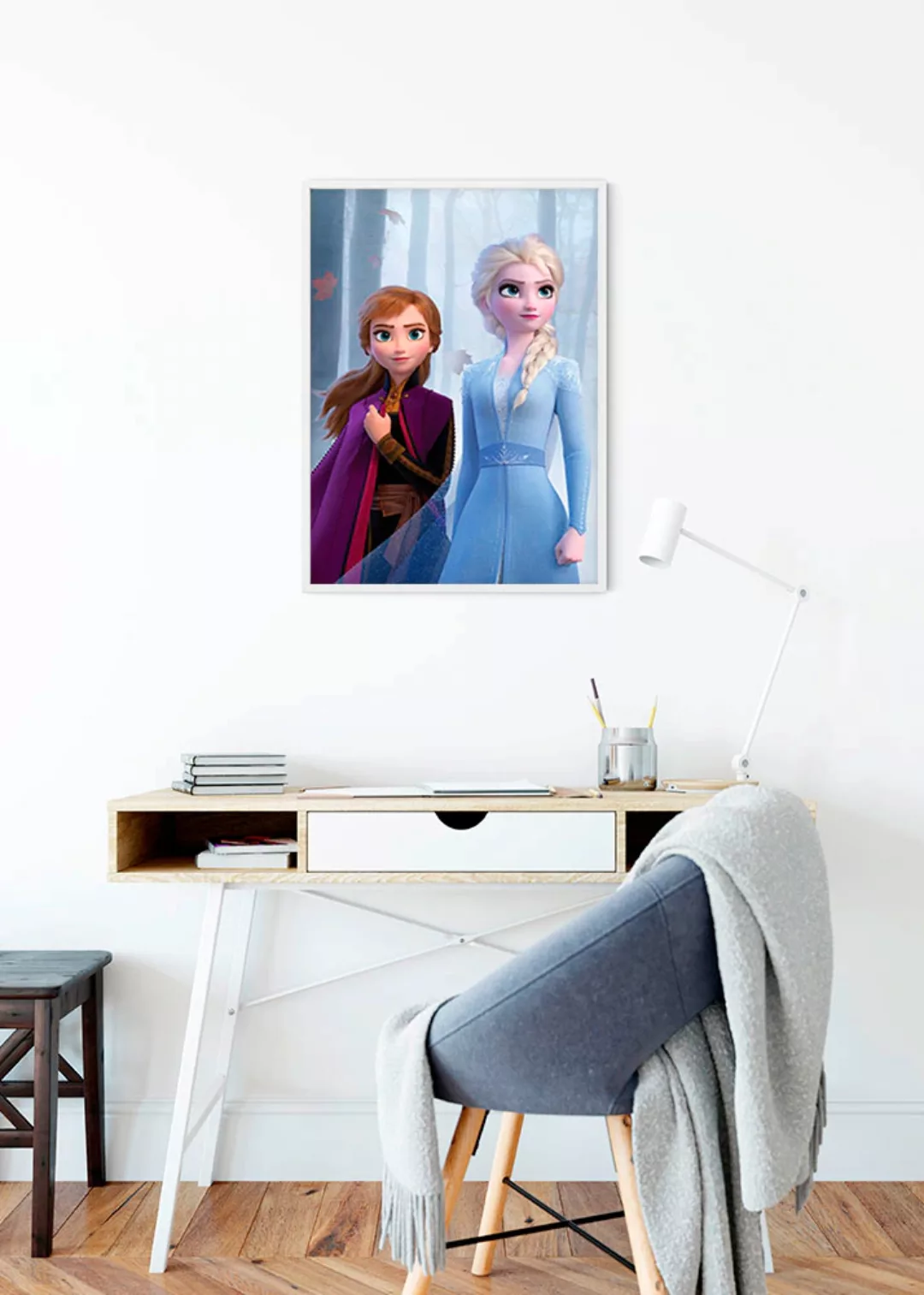Komar Wandbild Frozen Sisters Wood 40 x 50 cm günstig online kaufen