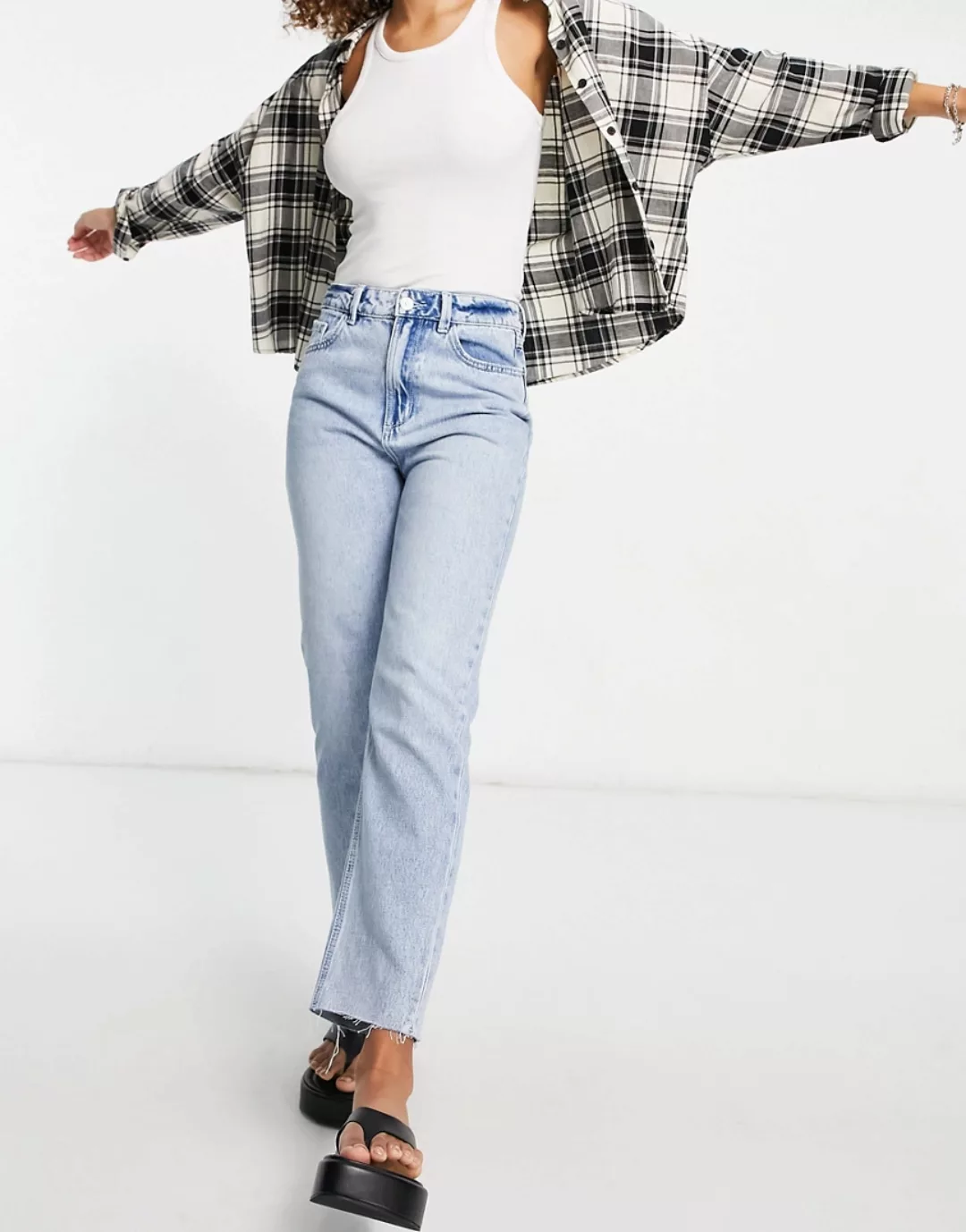 Pimkie – Jeans mit geradem Bein in Bleach-Waschung-Blau günstig online kaufen