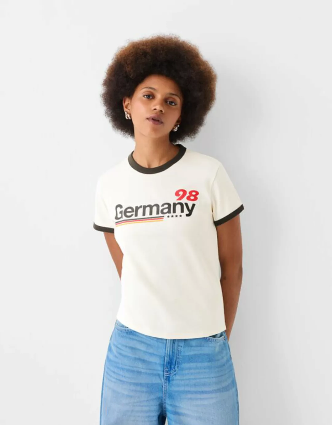 Bershka Sportliches Kurzarm-T-Shirt Mit Kontrasten Bskteen L Rohweiß günstig online kaufen