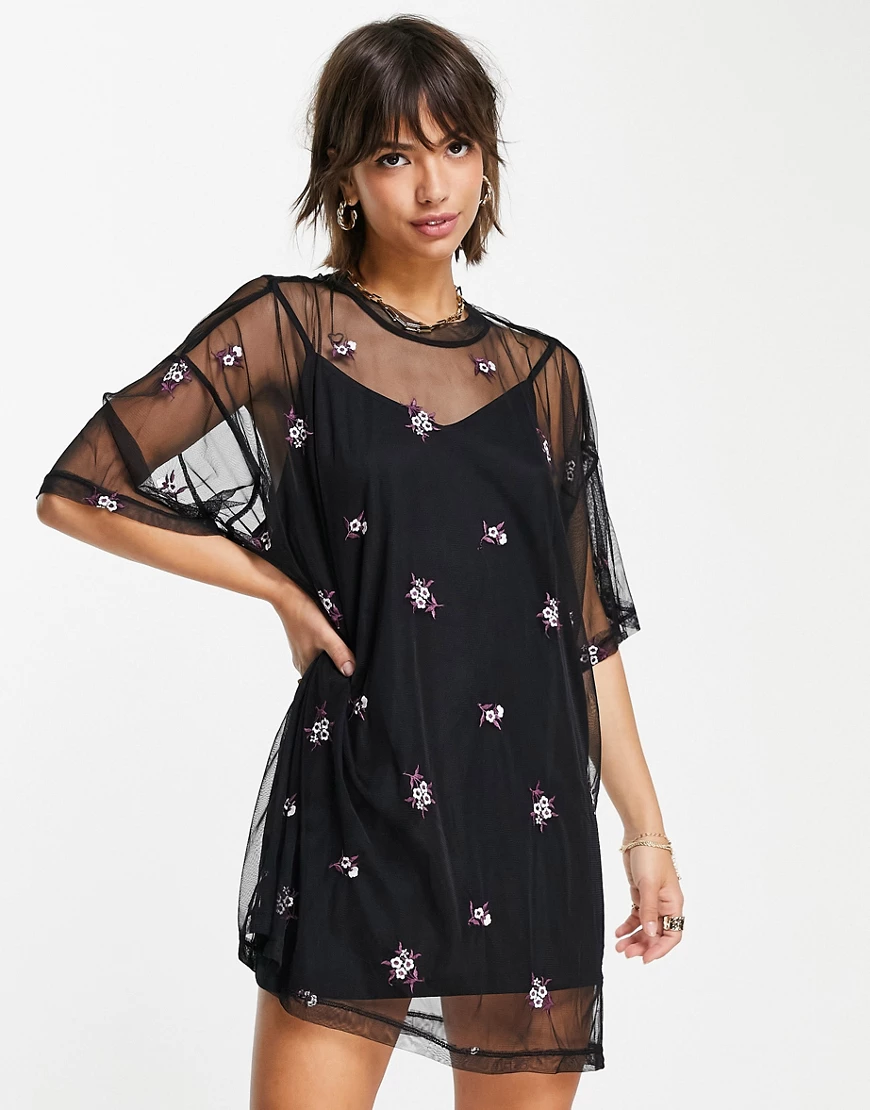 ASOS DESIGN – Übergroßes T-Shirt-Kleid in 2-in-1-Optik und durchgehender Bl günstig online kaufen