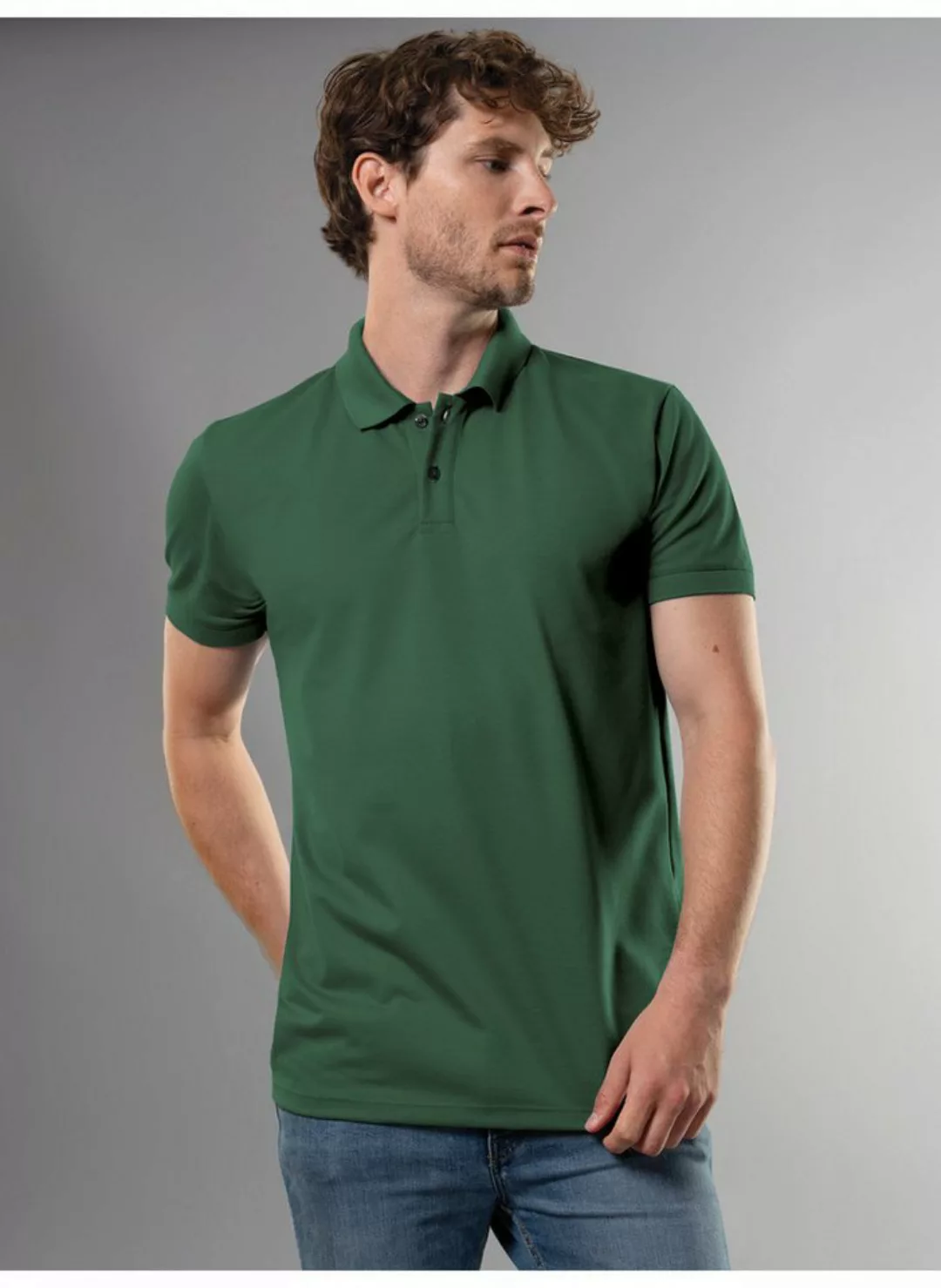 Trigema Poloshirt TRIGEMA Slim Fit Poloshirt aus DELUXE-Piqué (1-tlg) günstig online kaufen