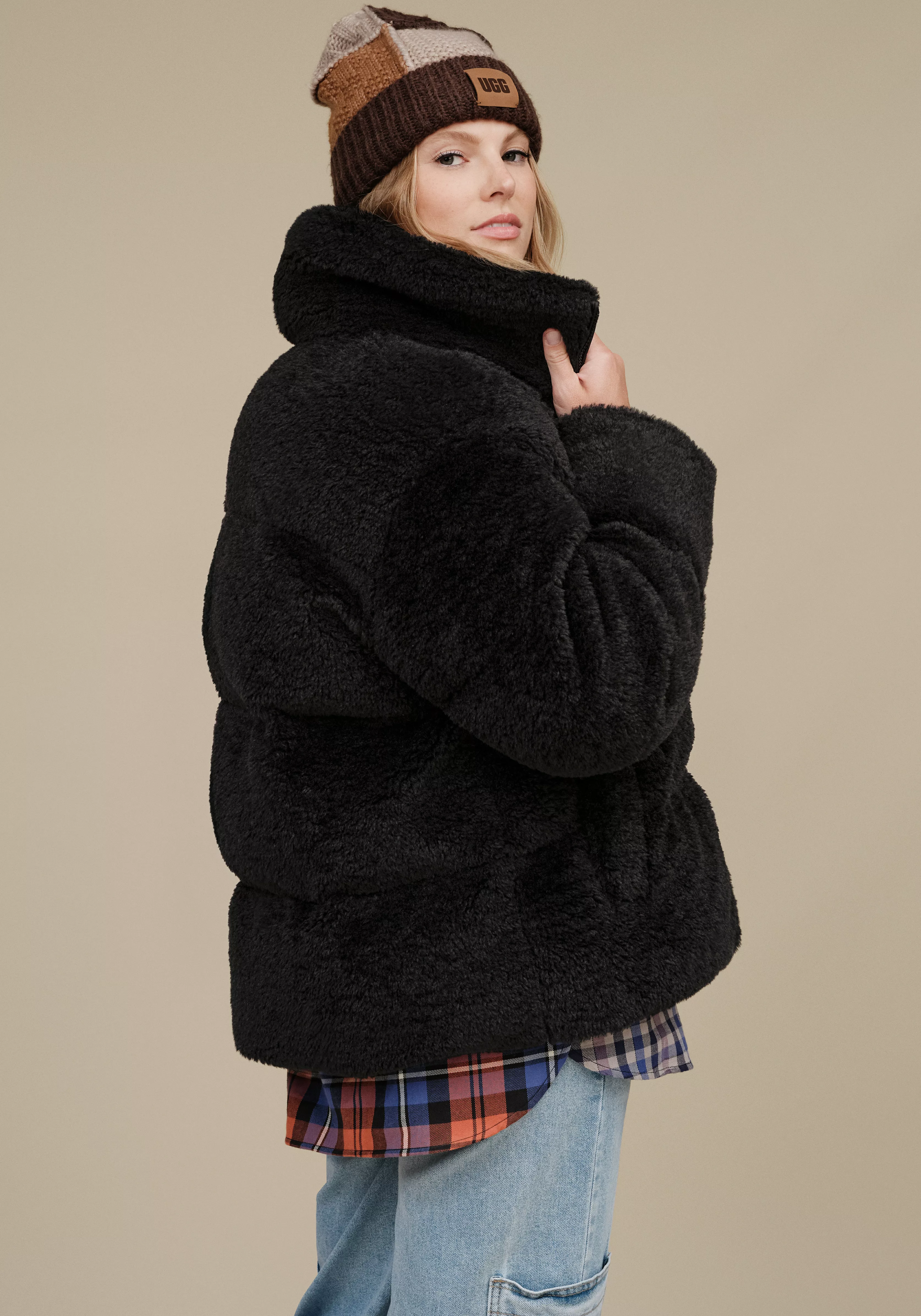 UGG Plüschjacke W EMMALYN UGGFLUFF PUFFER JACKET mit Stehkragen günstig online kaufen