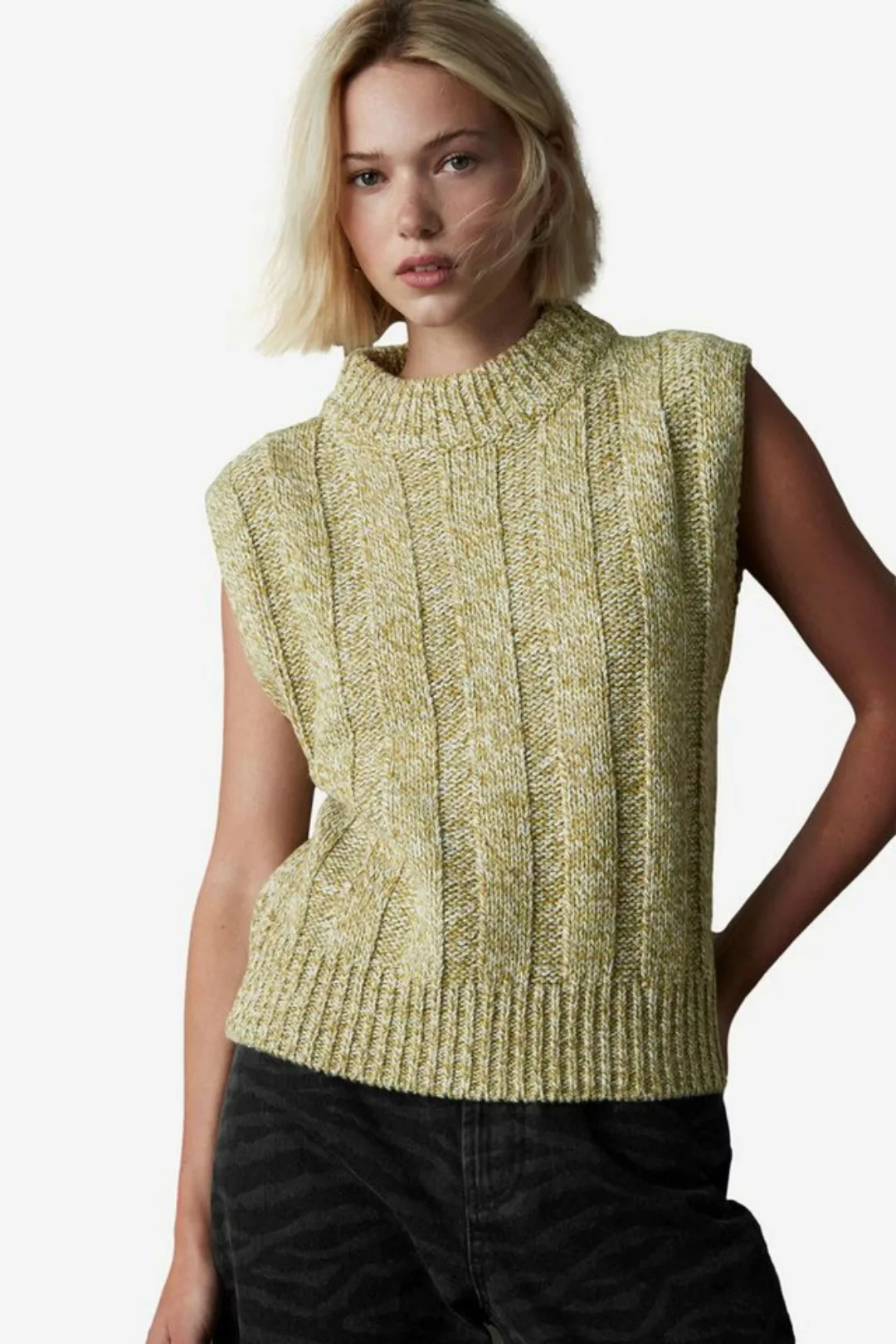 Next Stricktop Hochgeschlossener, großbgestrickter Pullunder (1-tlg) günstig online kaufen