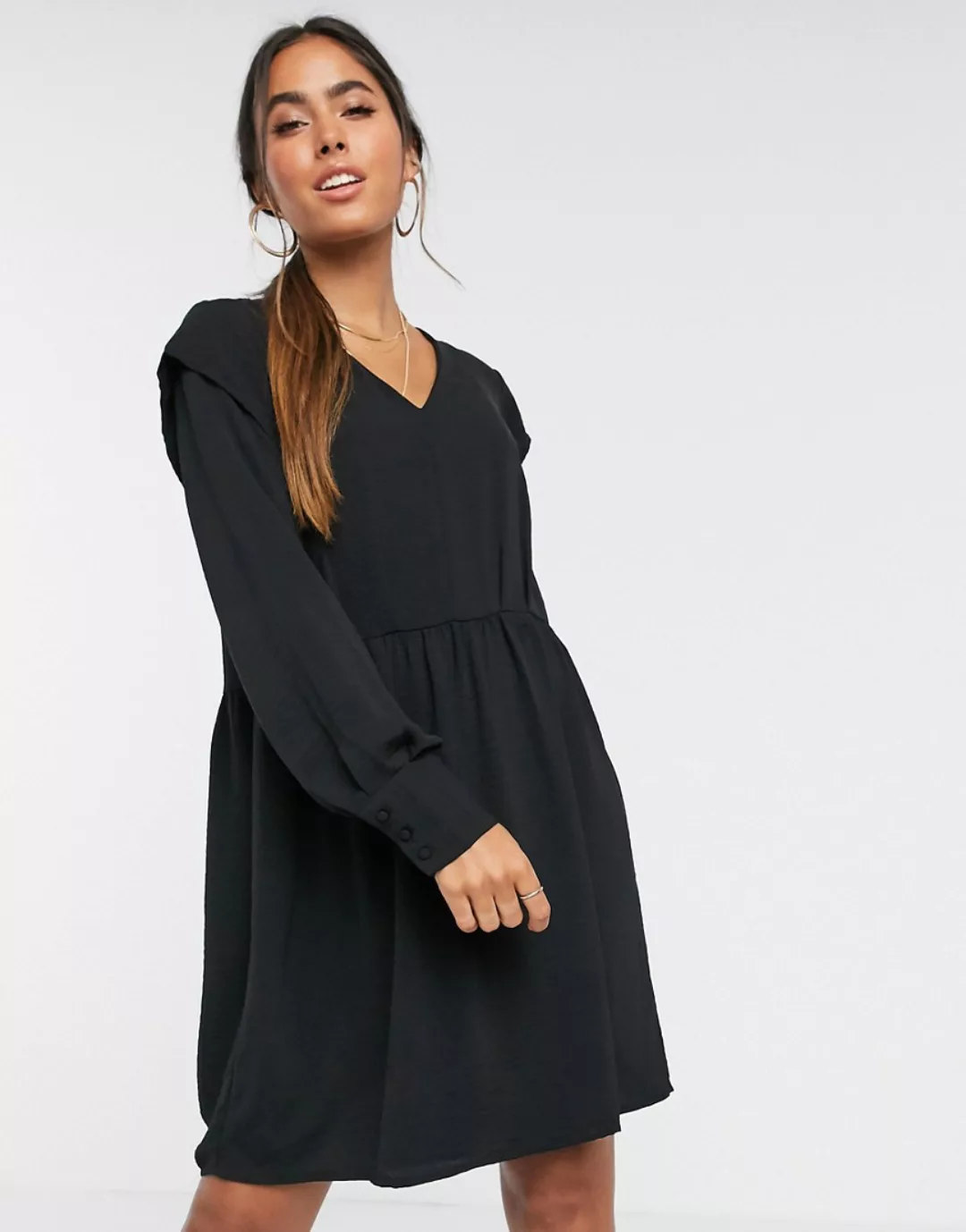 Vero Moda – Freizeit-Hängerkleid mit V-Ausschnitt in Schwarz günstig online kaufen