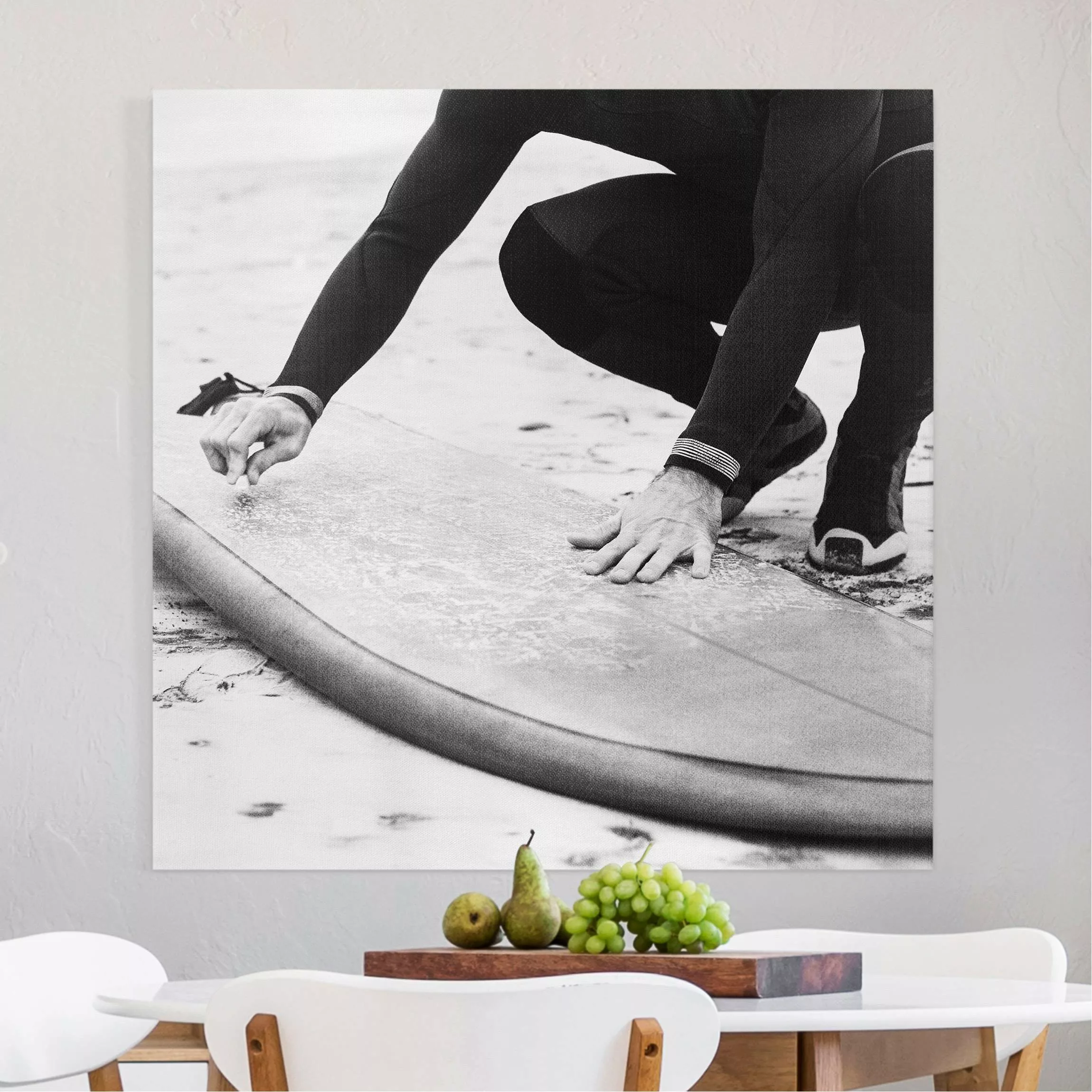Leinwandbild Wachsen des Surfboards günstig online kaufen