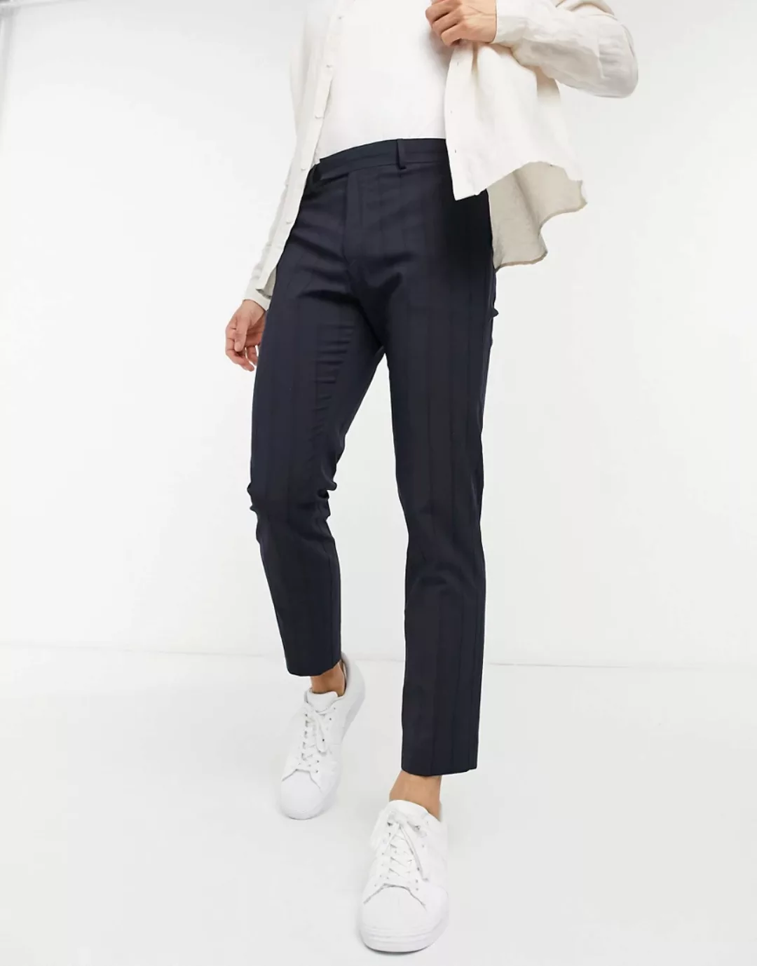 ASOS DESIGN – Schmal geschnittene, knöchellange elegante Hose mit Nadelstre günstig online kaufen