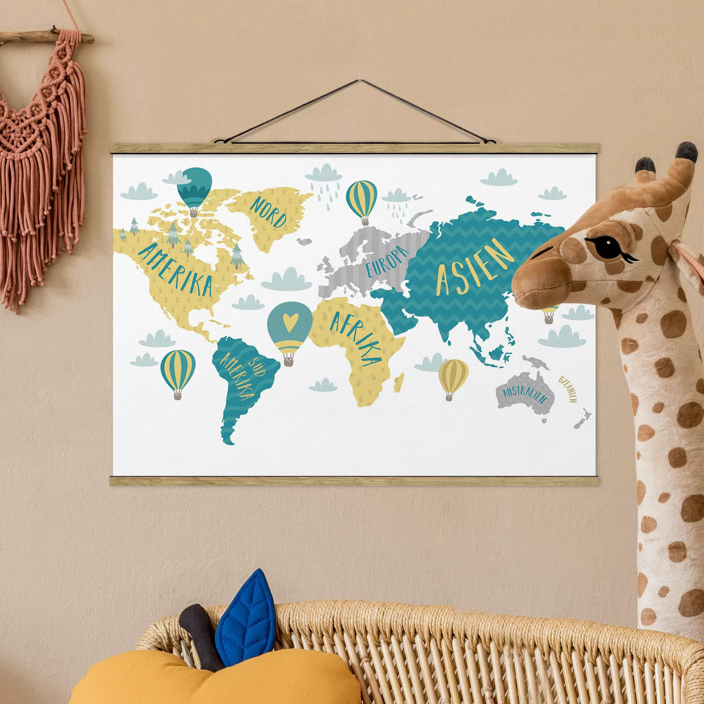 Stoffbild Kinderzimmer mit Posterleisten - Querformat Weltkarte mit Heißluf günstig online kaufen