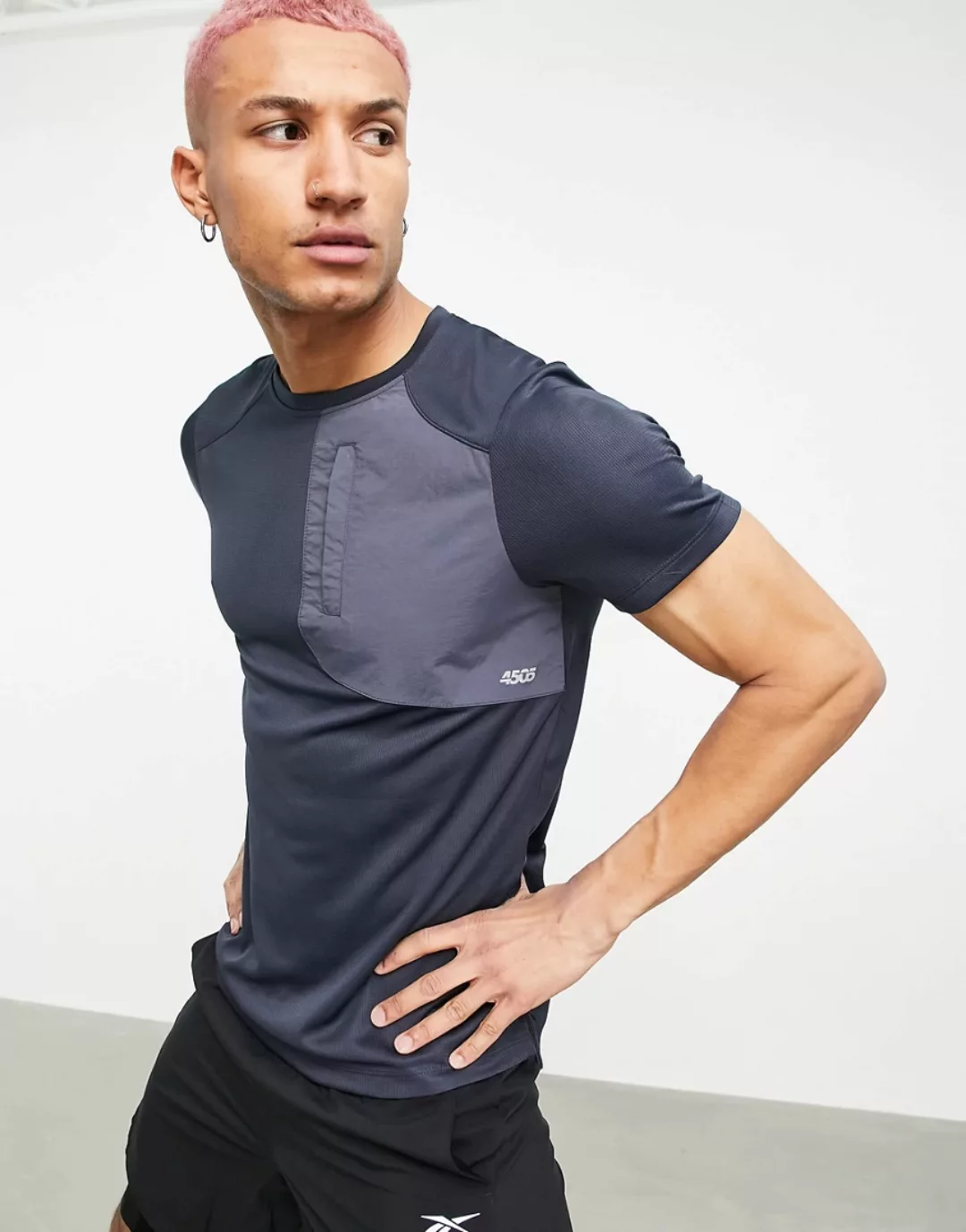 ASOS 4505 – Sport-T-Shirt mit Utility-Tasche-Blau günstig online kaufen