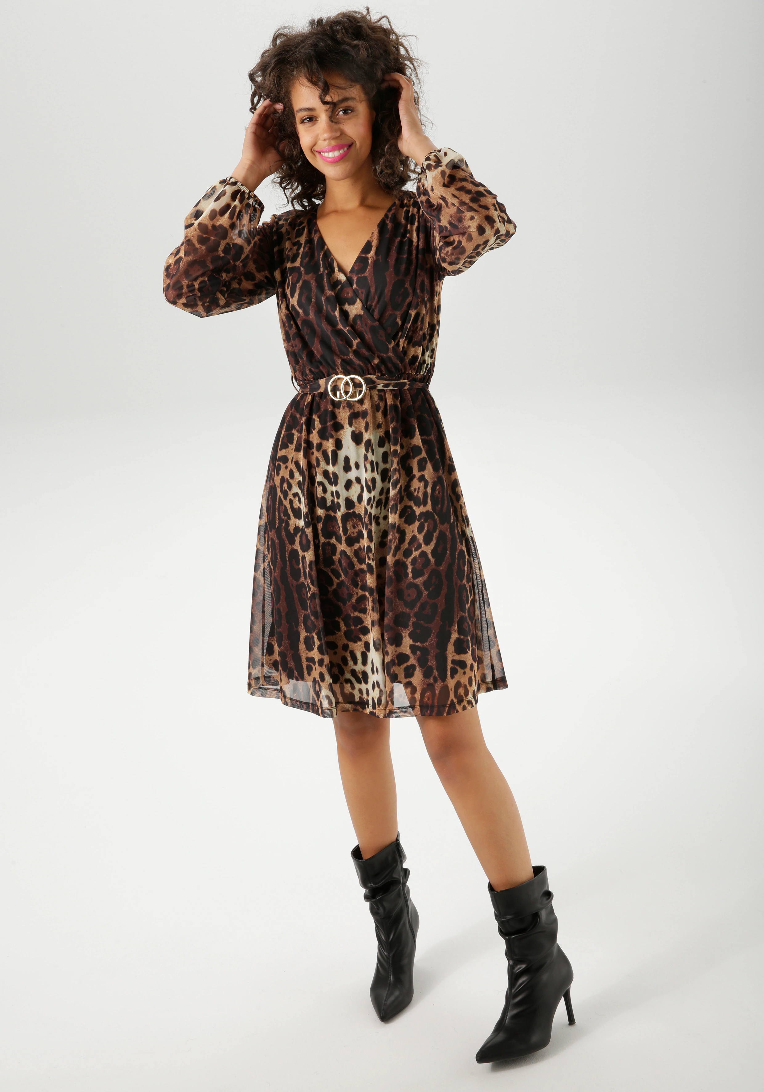 Aniston CASUAL Blusenkleid, mit dekorativer Brosche am fixiertem Bindegürte günstig online kaufen