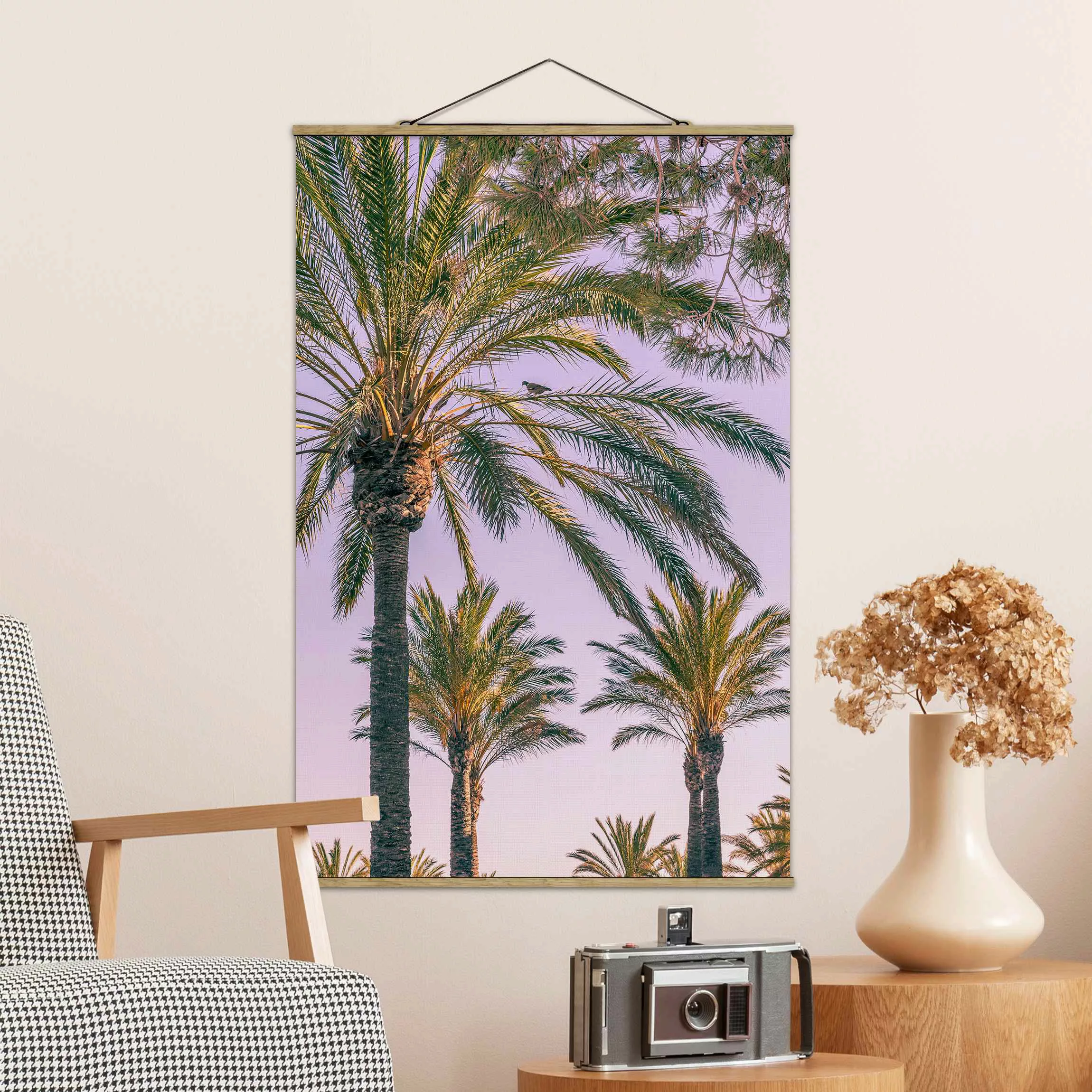 Stoffbild Landschaft mit Posterleisten - Hochformat Palmen im Sonnenunterga günstig online kaufen