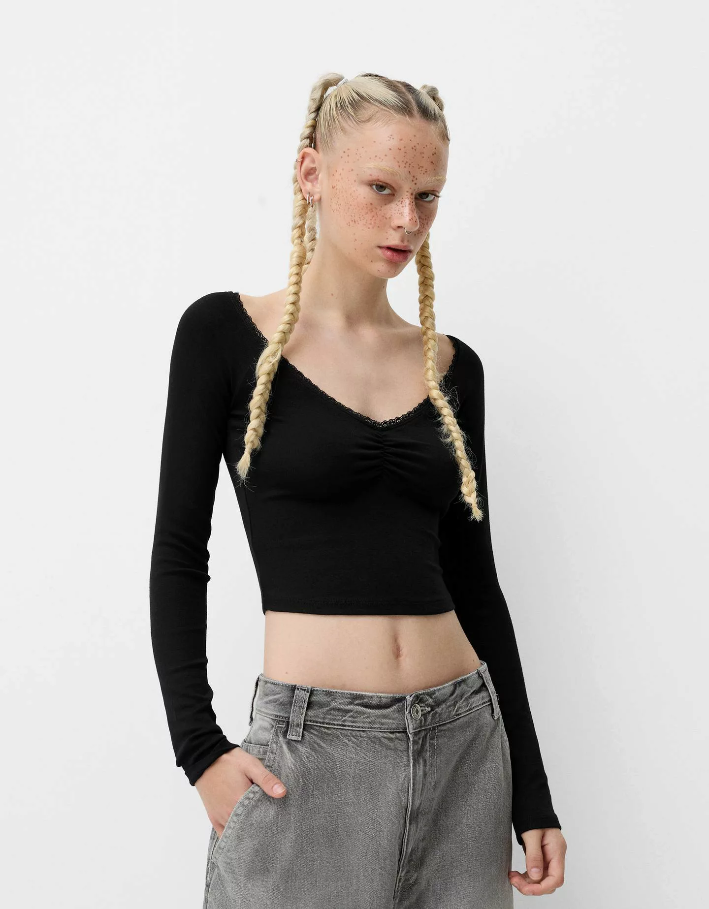 Bershka Gerafftes Langarmshirt Mit Spitzenkante Damen M Schwarz günstig online kaufen