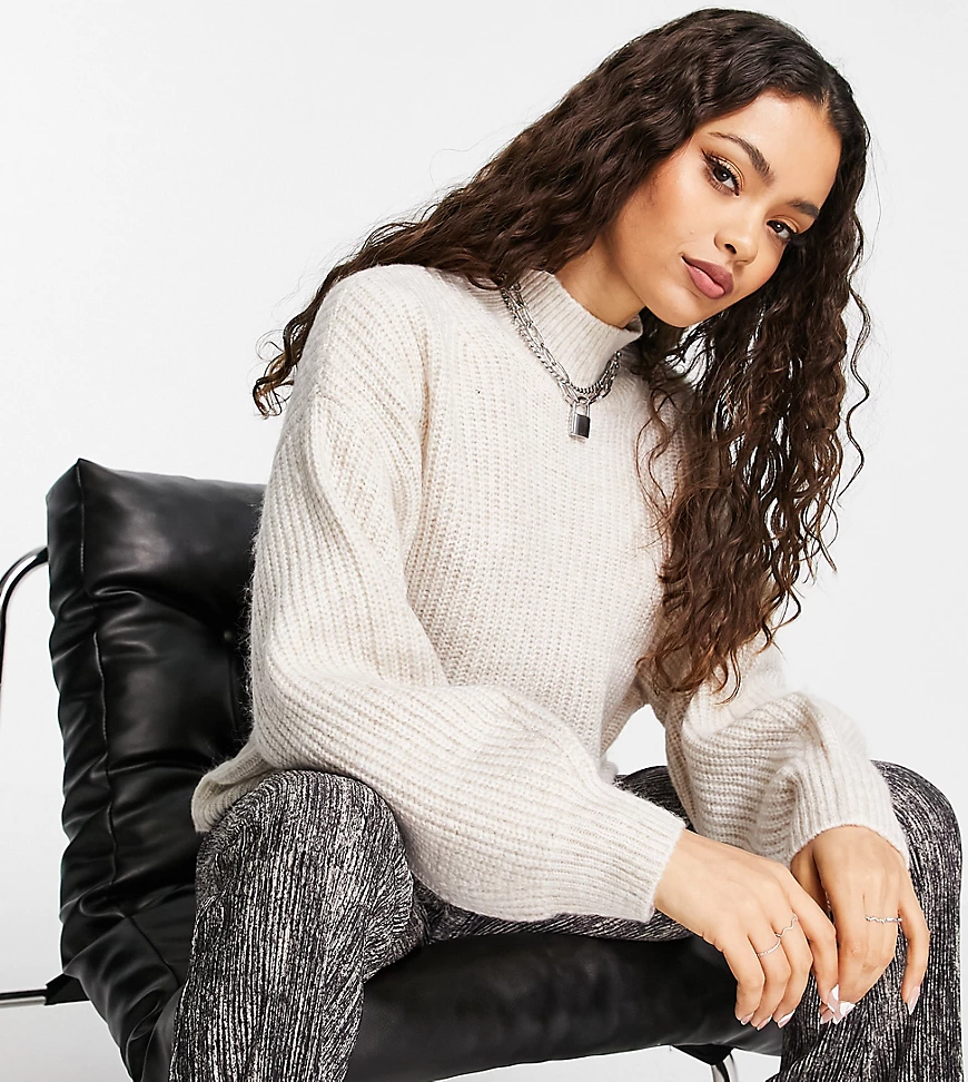 Topshop Petite – Pullover mit hohem Kragen und Waffeloptik in Hafer-Neutral günstig online kaufen