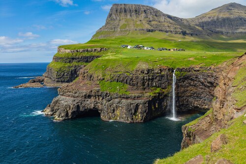 Papermoon Fototapete »WASSERFALL-MULAFOSSUR FÄRÖERN MEER FLUSS INSEL STEINE günstig online kaufen