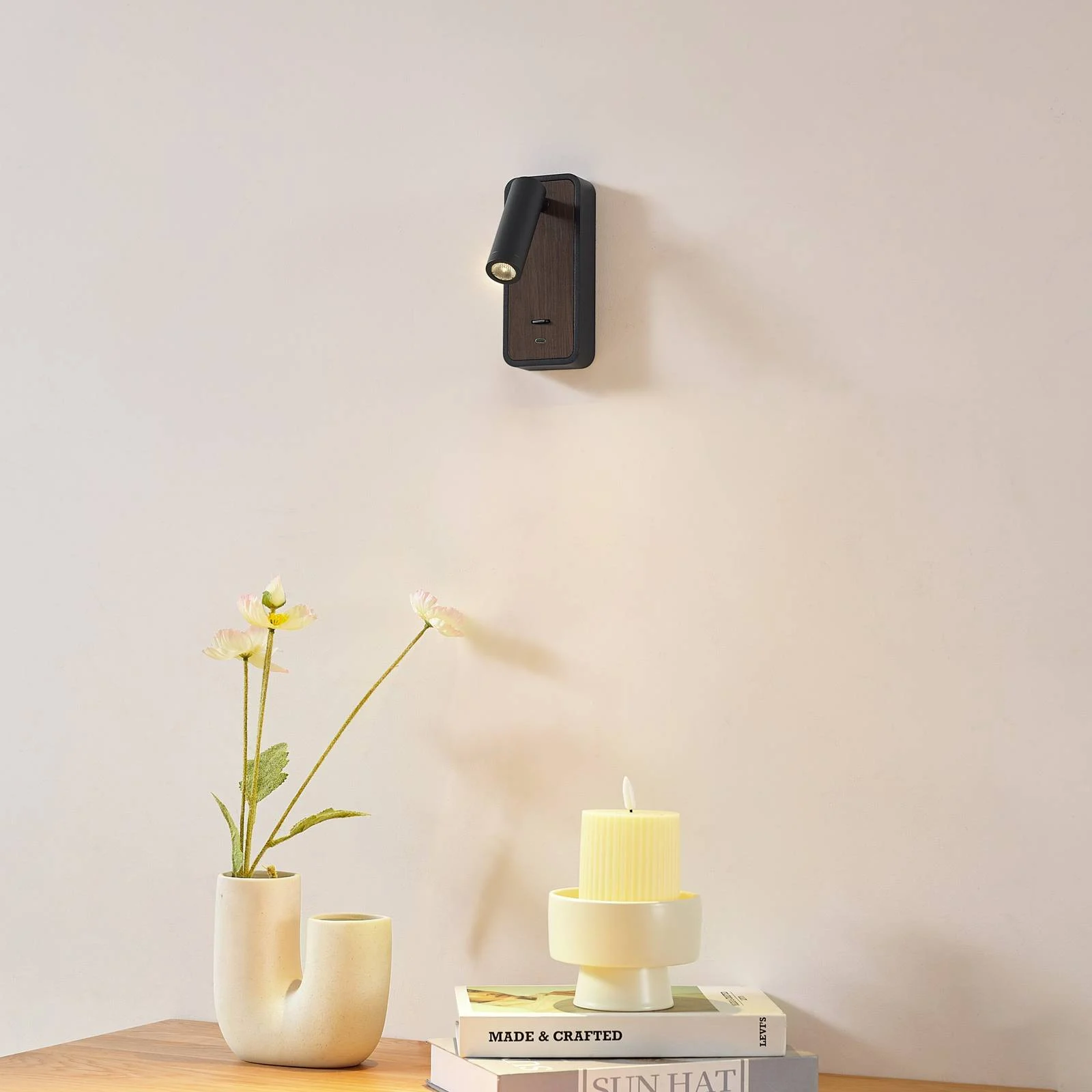 Lindby LED-Wandleuchte Tallis, schwarz, USB-C, beweglich günstig online kaufen
