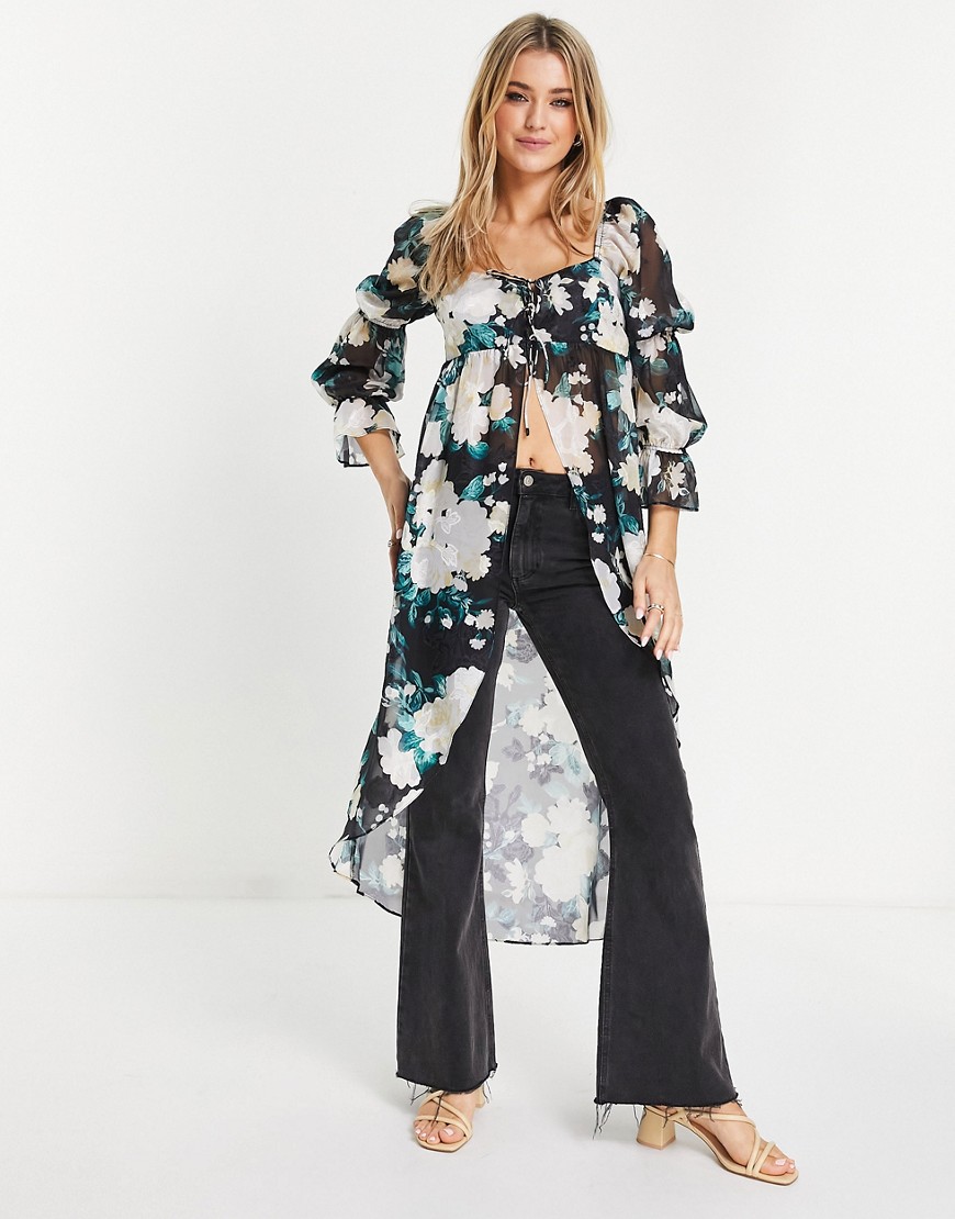 Miss Selfridge – Vorn gebundene Bluse aus Chiffon mit Blumenmuster-Schwarz günstig online kaufen