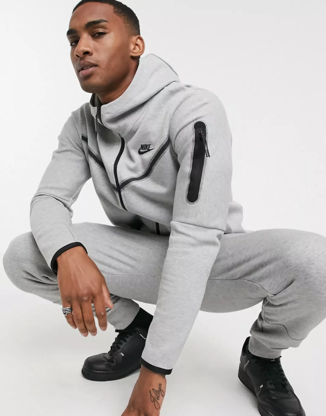 Nike – Tech – Fleece-Kapuzenjacke mit durchgängigem Reißverschluss in Grau günstig online kaufen