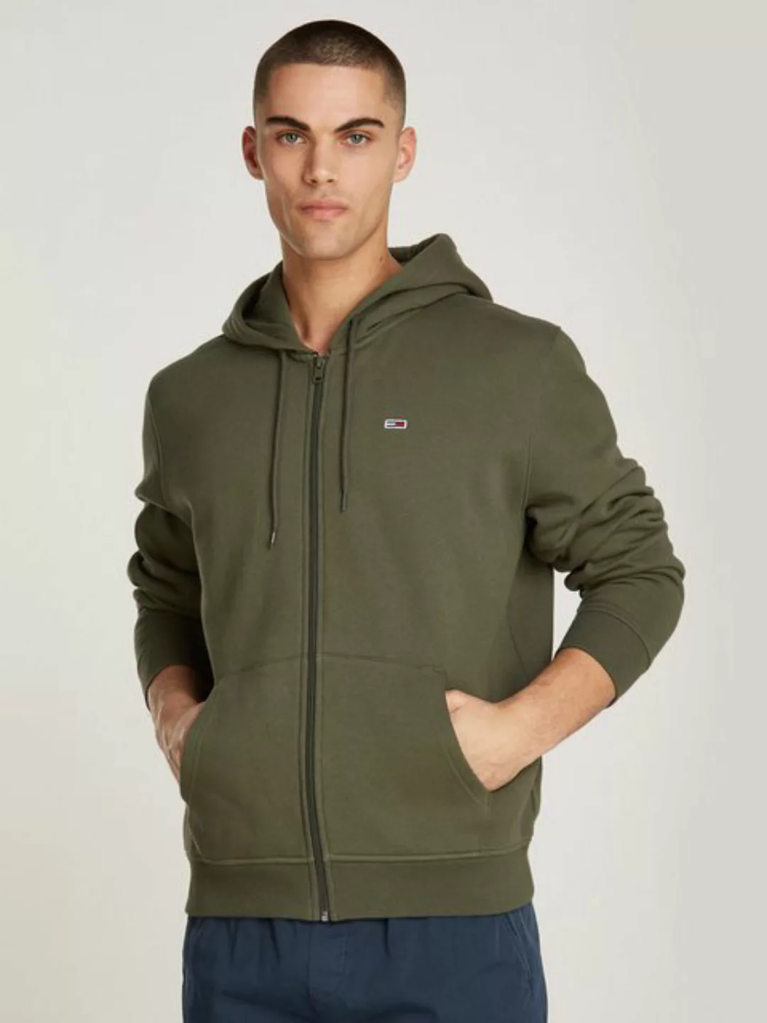 Tommy Jeans Sweatshirt TJM REG S FLAG ZIP FLEECE THRU mit bestickten Marken günstig online kaufen