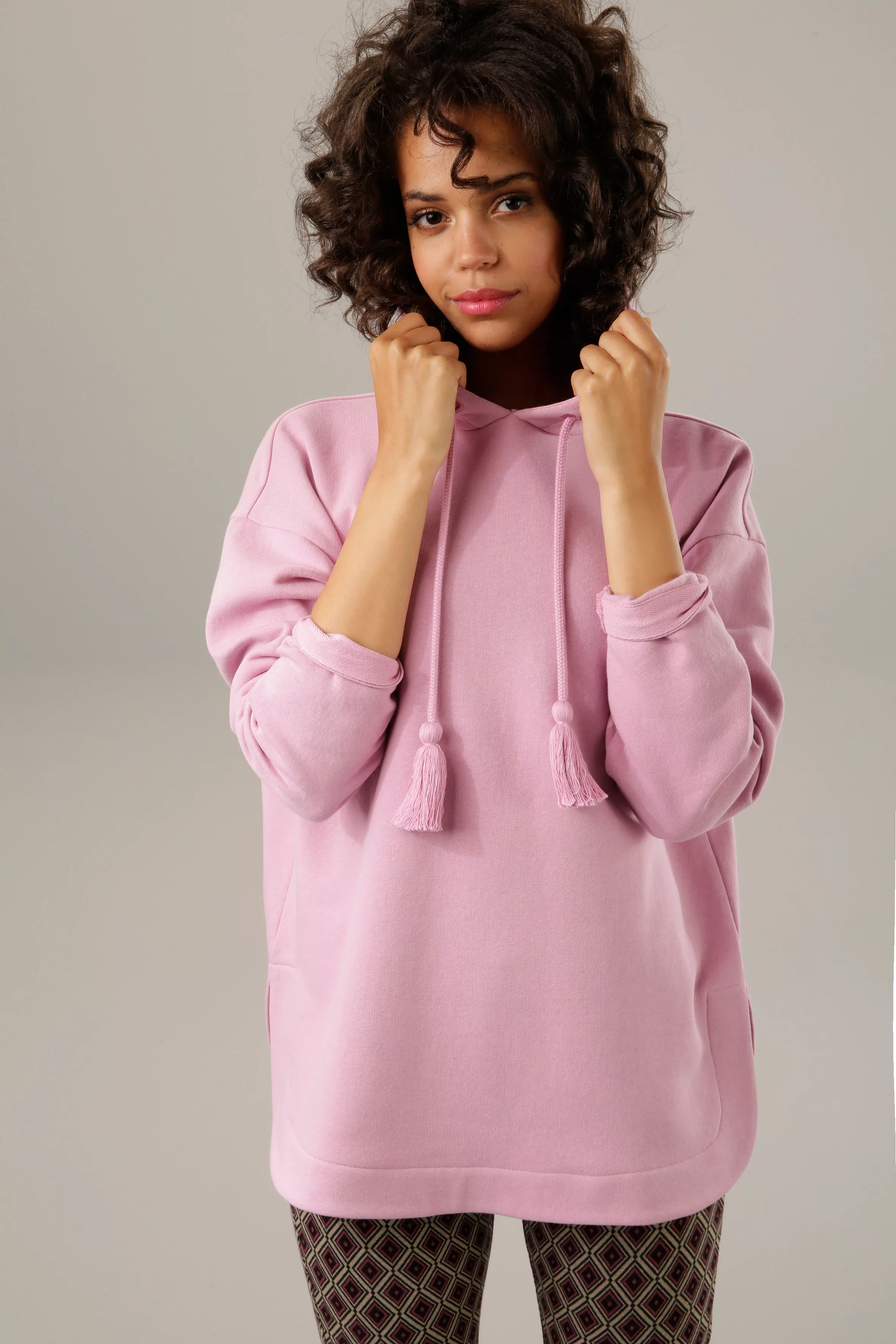 Aniston CASUAL Sweatshirt, Kapuze mit dekorativen Kordeln regulierbar günstig online kaufen
