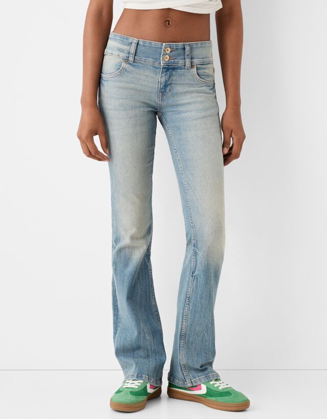 Bershka Low Waist Bootcut-Jeans Bskteen Ausgewaschenes Blau günstig online kaufen