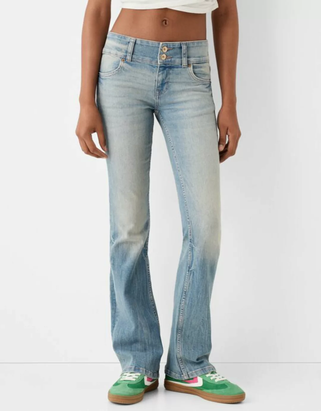 Bershka Low Waist Bootcut-Jeans Bskteen 10-12 Ausgewaschenes Blau günstig online kaufen