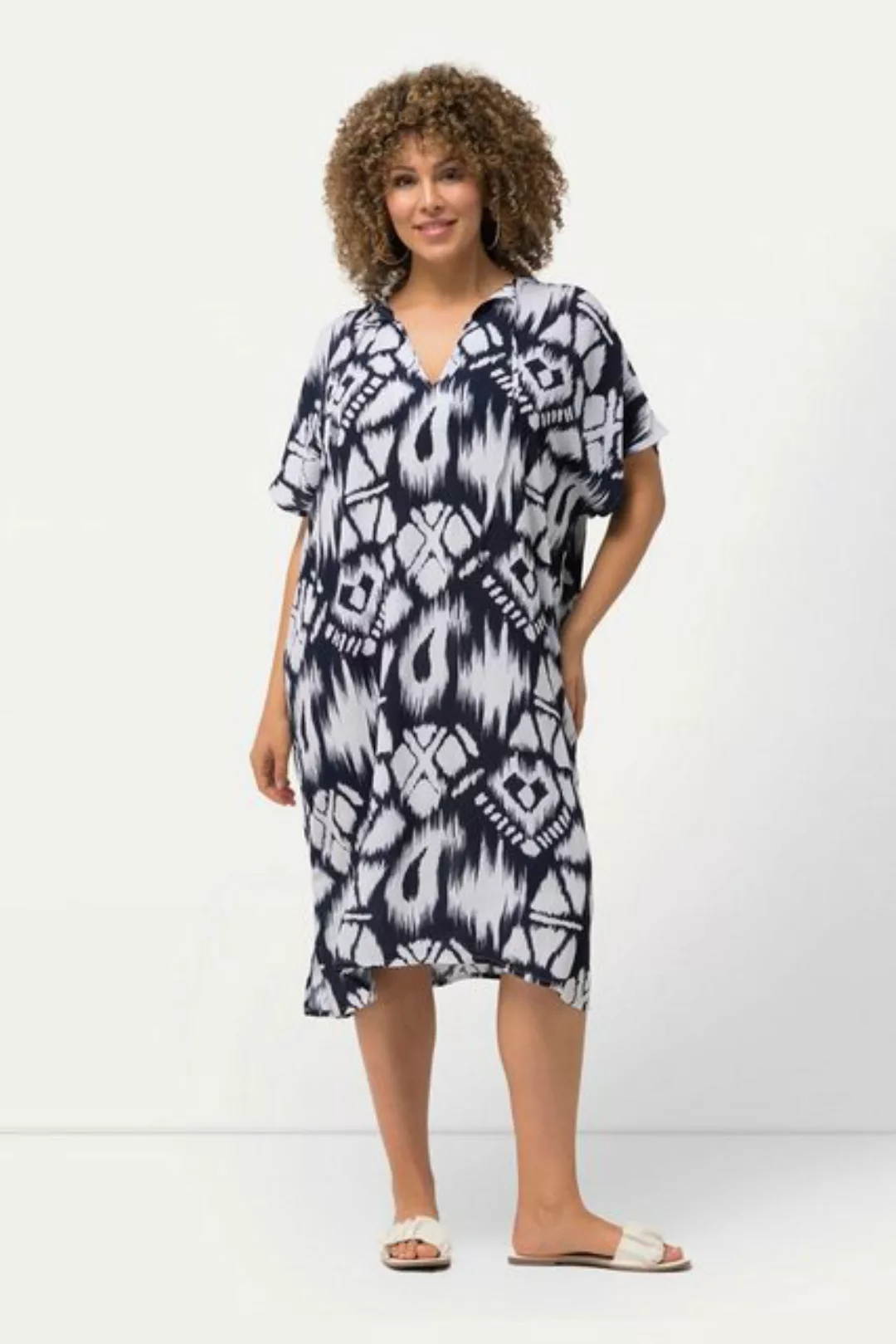 Ulla Popken Sommerkleid Kleid Oversized Tunika-Ausschnitt Halbarm günstig online kaufen